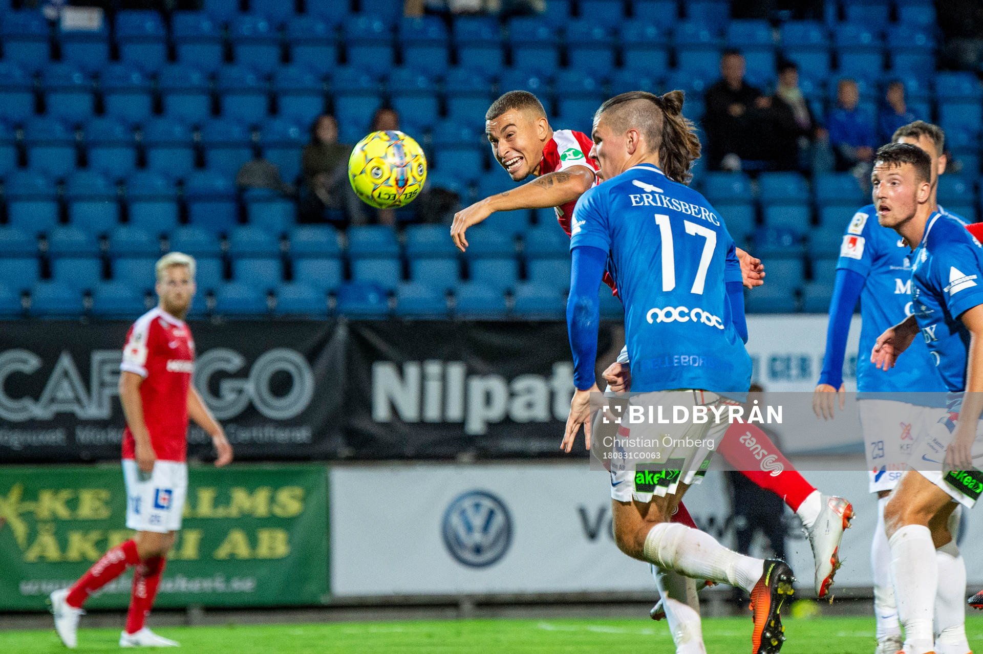 Norrköpings Jordan Larsson mot Trelleborgs Isak Jönsson