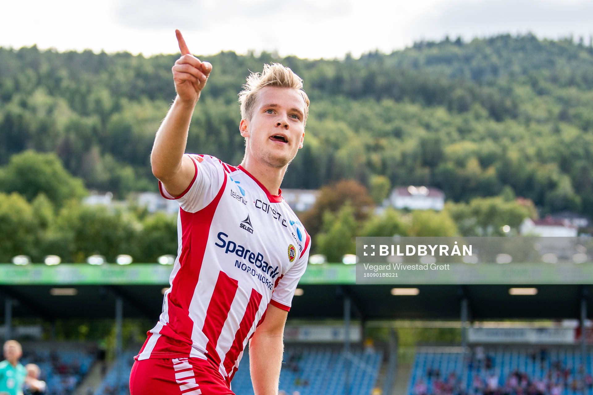 Mikael Nord Ingebrigtsen of Tromsø celebrates
