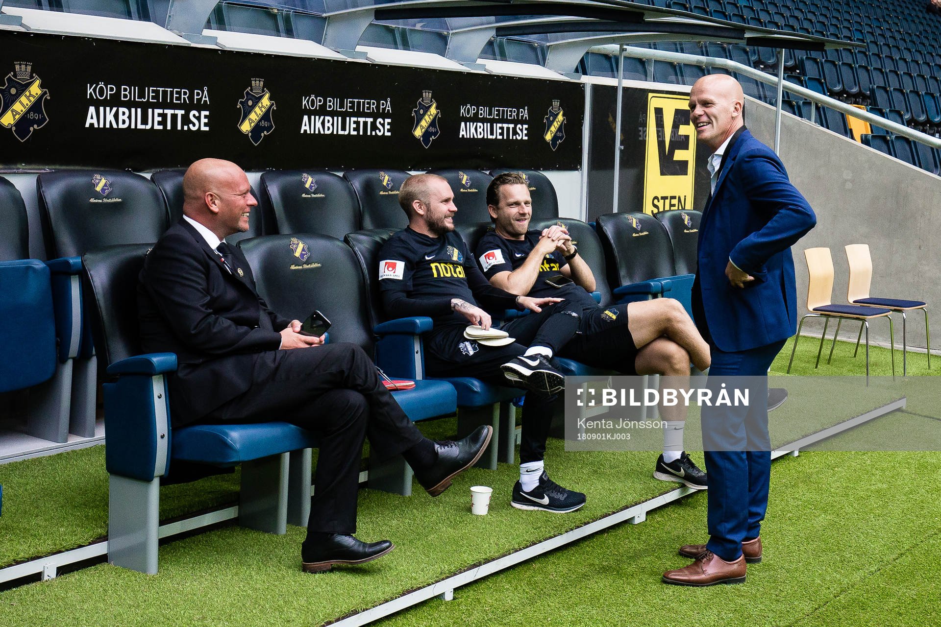 s klubbdirektör Jens T Andersson (h) med  assisterande