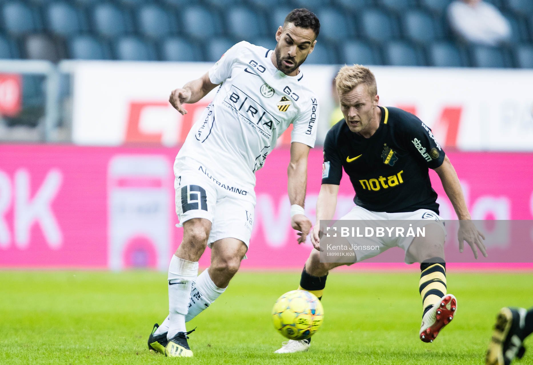 s Sebastian Larsson