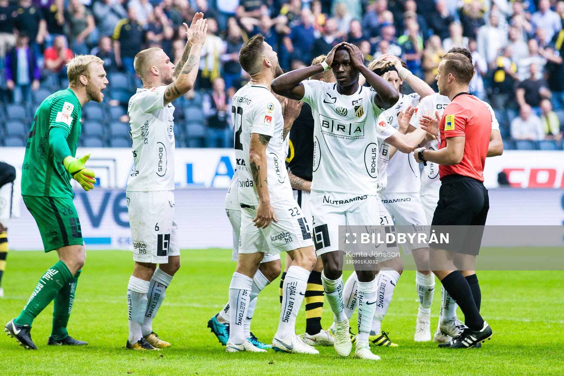 s straff går om i första halvleken