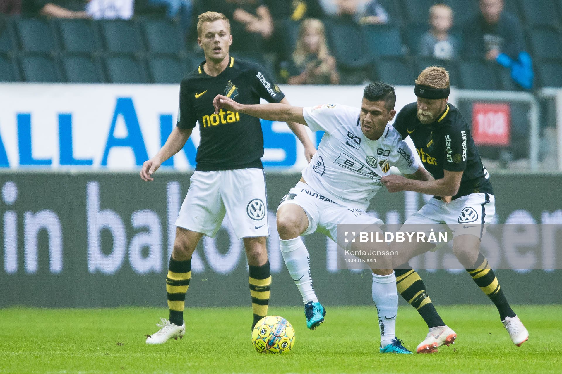 s Daniel Sundgren och Sebastian Larsson