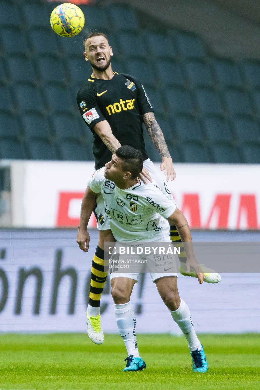 s Alexander Milosevic och Häckens Paulinho