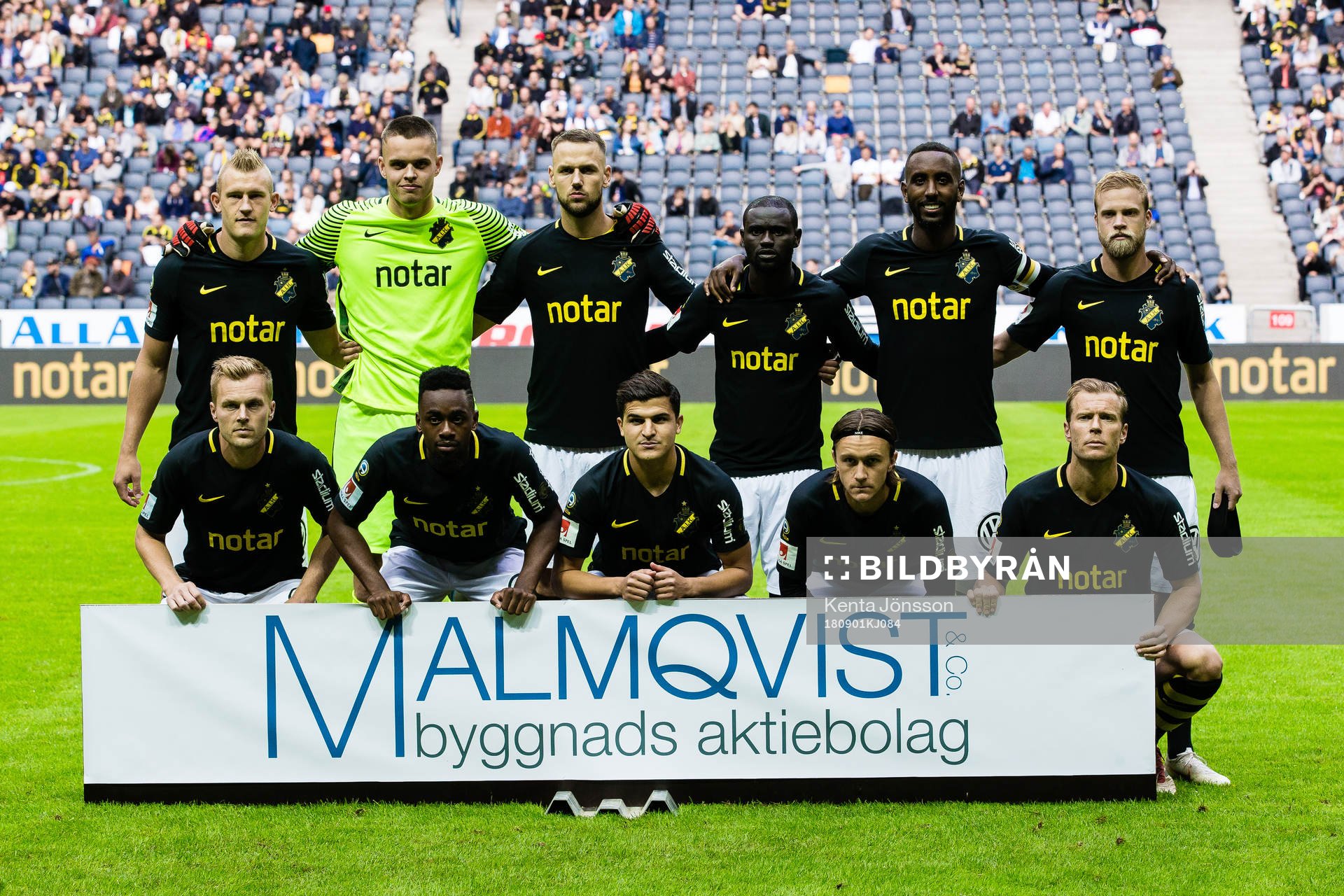 s startelva med Robin Jansson , målvakt Oscar Linnér ,