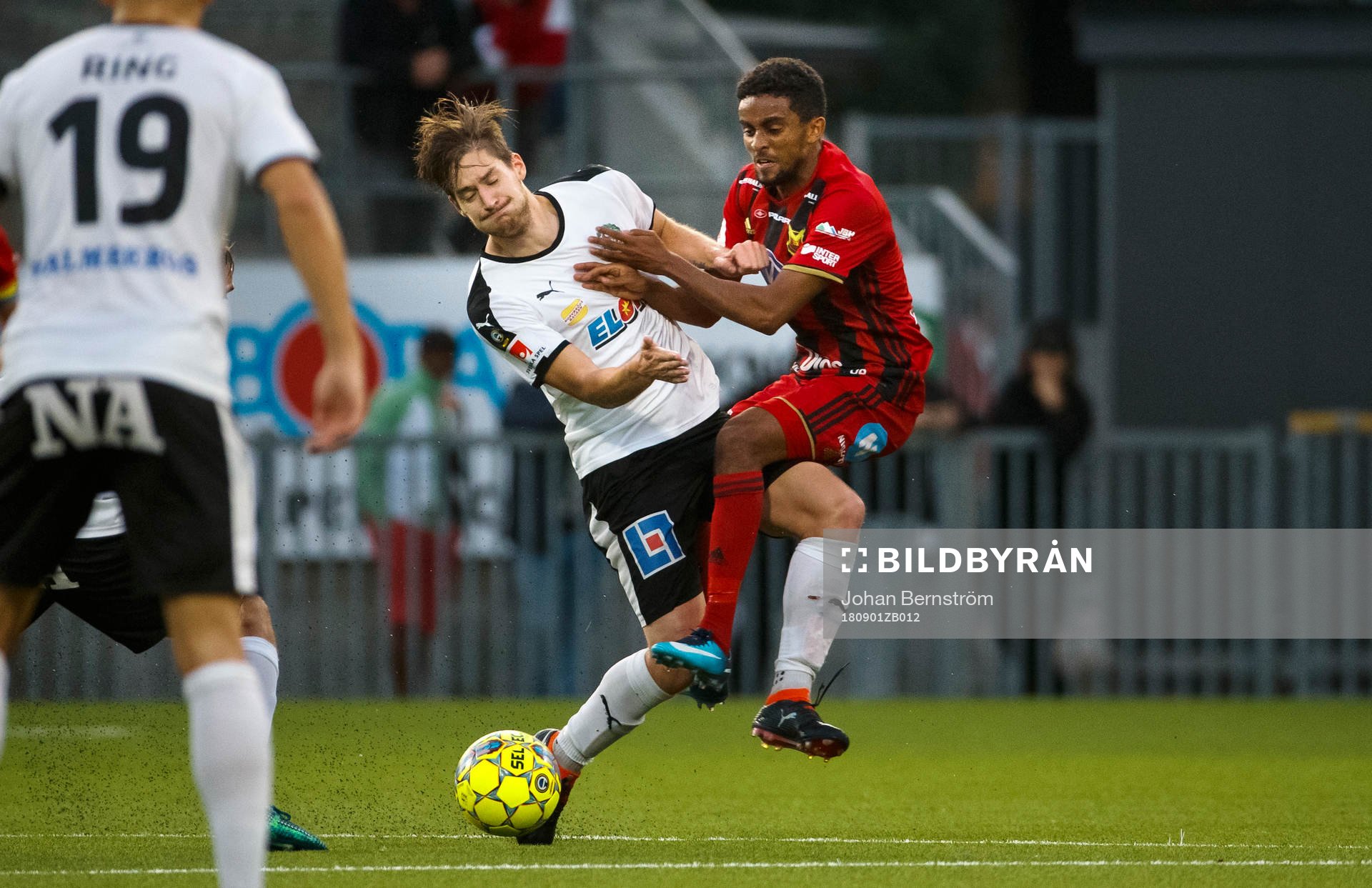 Örebros Victor Sköld och Östersunds Tesfaldet Tekie