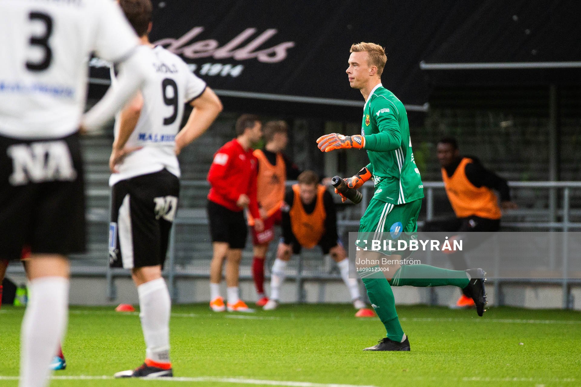 Östersunds målvakt Andreas Andersson blir inbytt