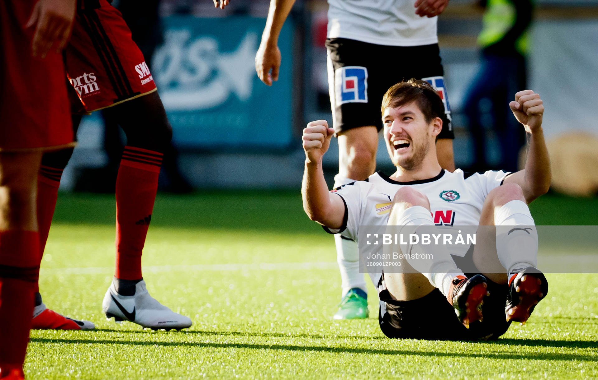 Örebros Victor Sköld gör 1-0 och jublar