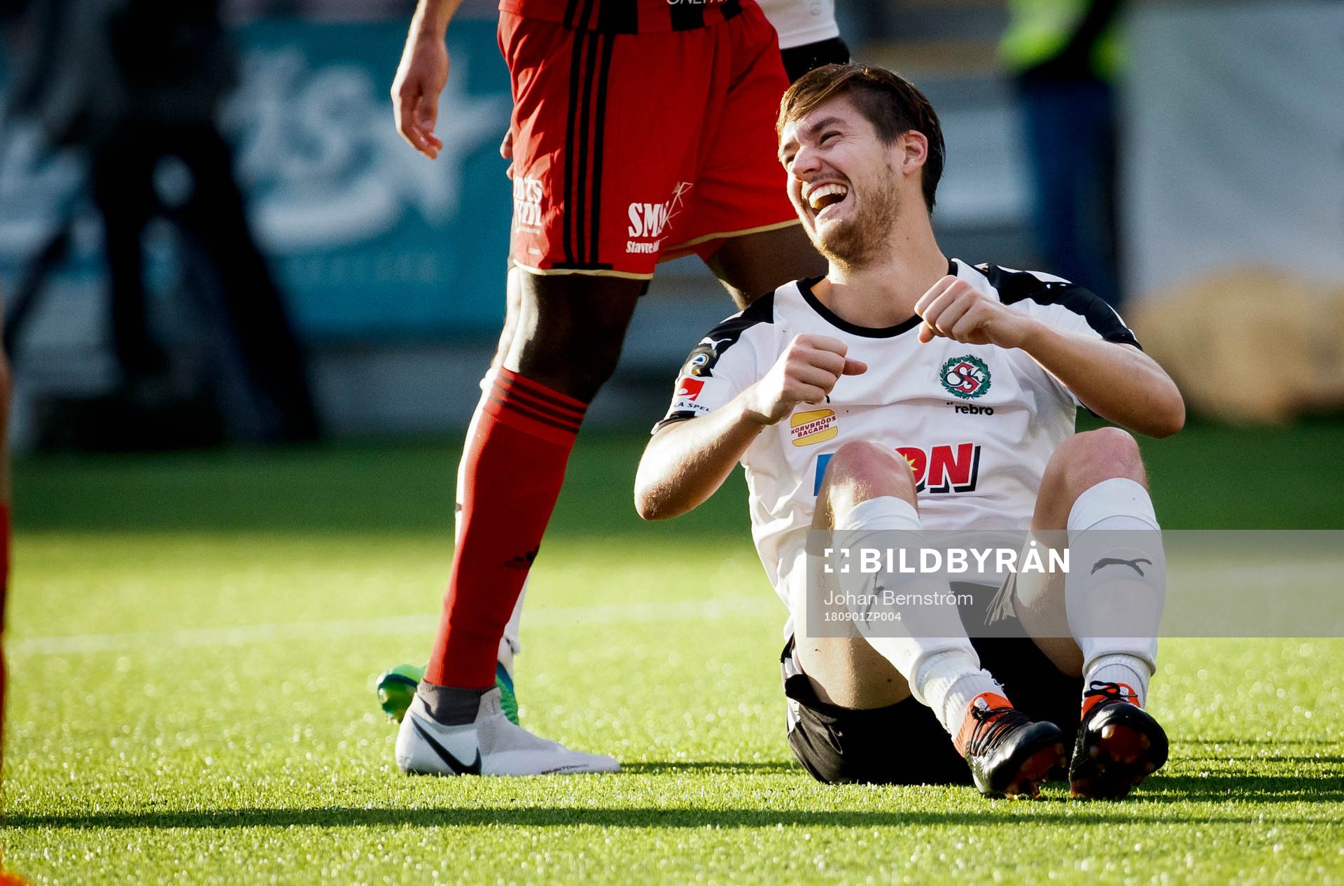 Örebros Victor Sköld gör 1-0 och jublar
