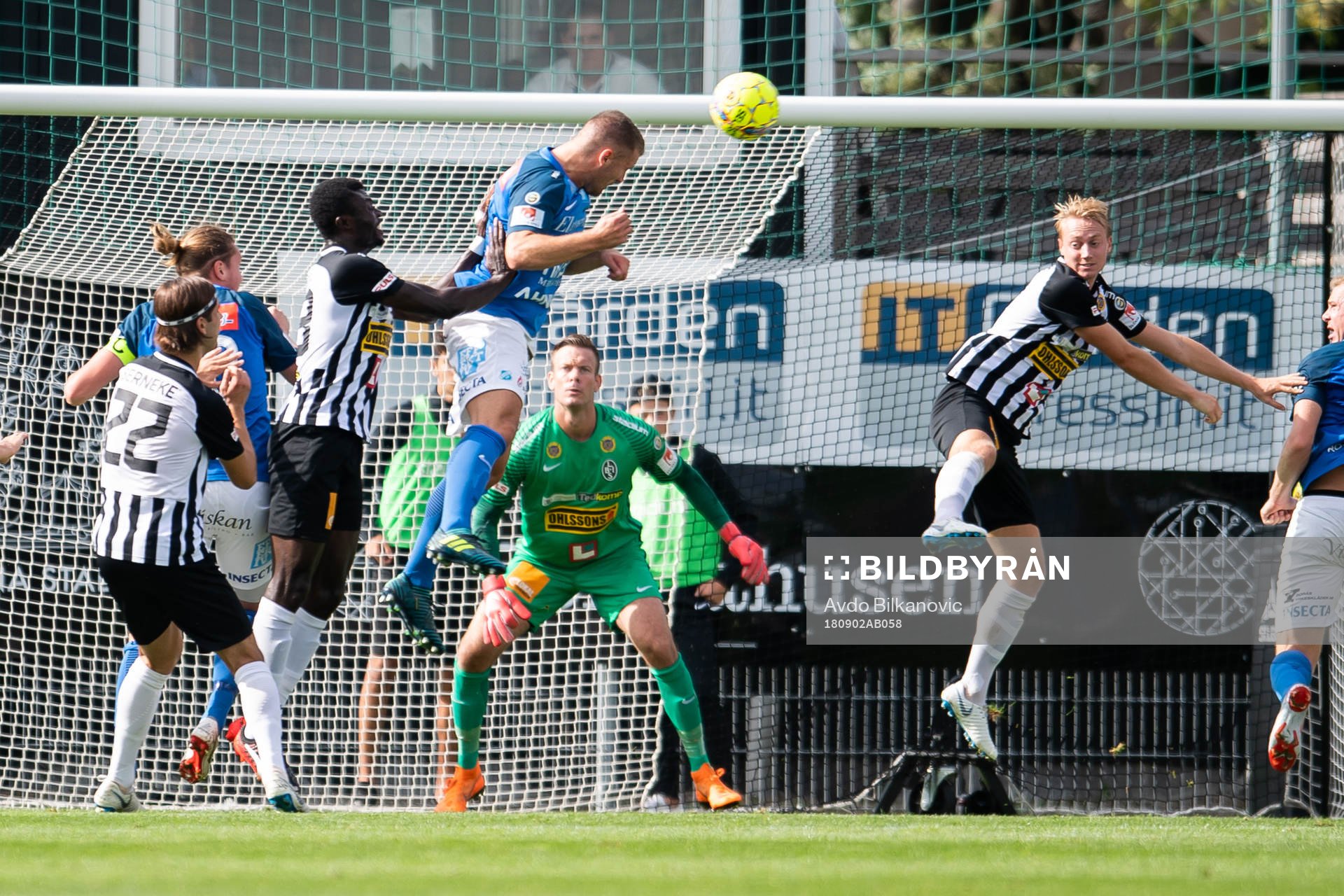 Norrby Mehmed Dresevic nick mot Landskronas målvakt Viktor