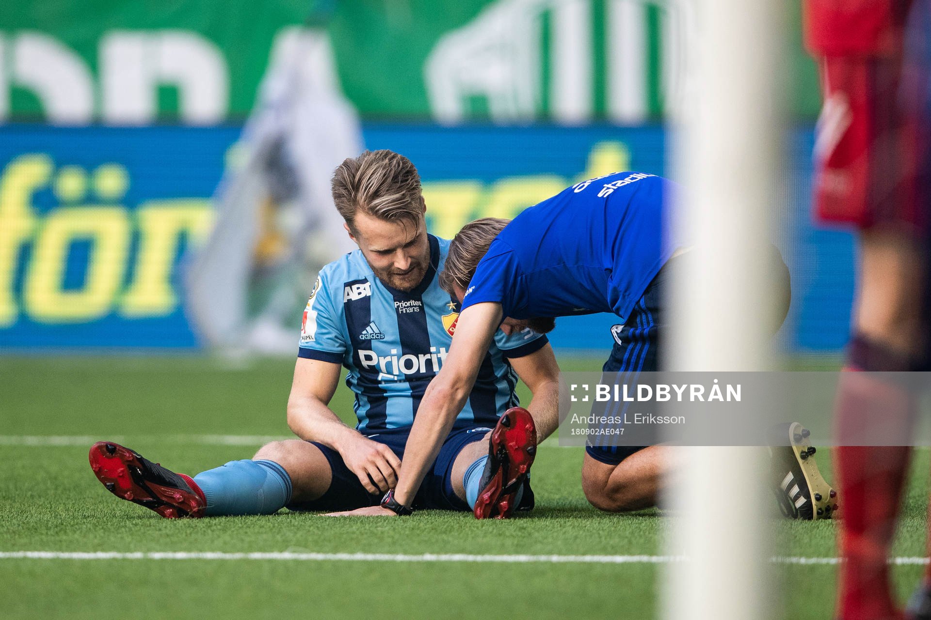 Djurgårdens Jacob Une Larsson får vård