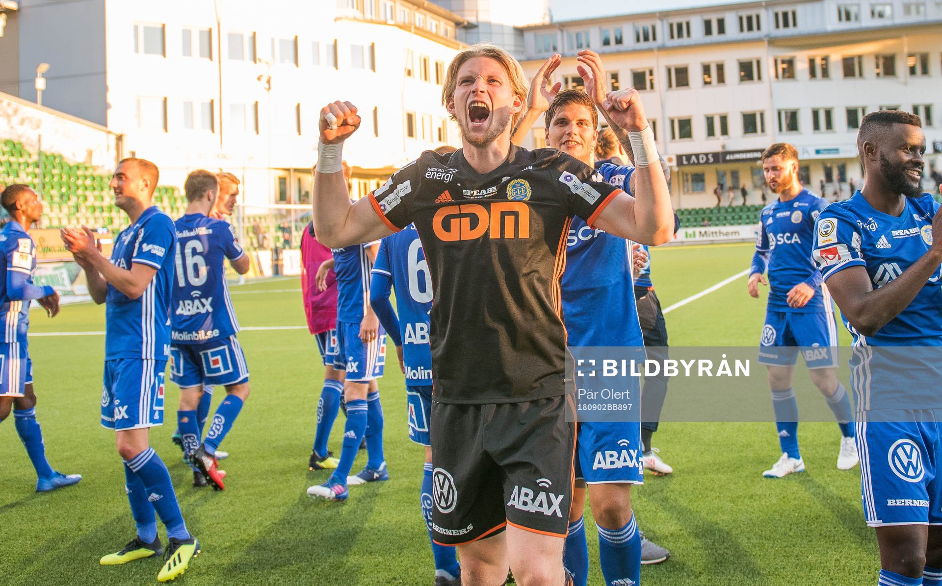 Sundsvalls Sundsvalls målvakt William Eskelinen jublar under fotbollsmatchen i Allsvenskan mellan GIF Sundsvall och Sirius den 2 september 2018 i Sundsvall.