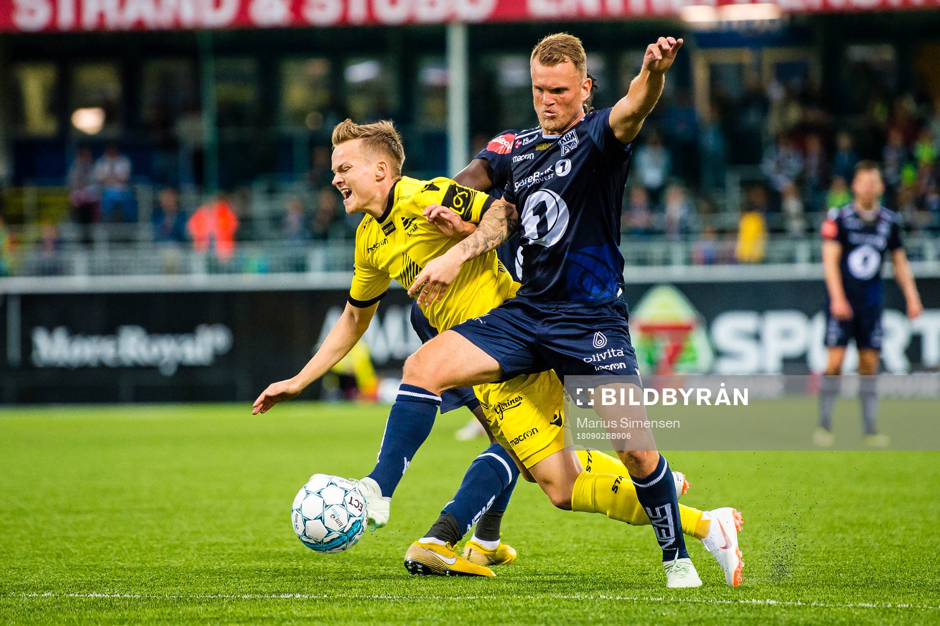 Aron Sigurdarson of Start and Stian Semb Aasmundsen of