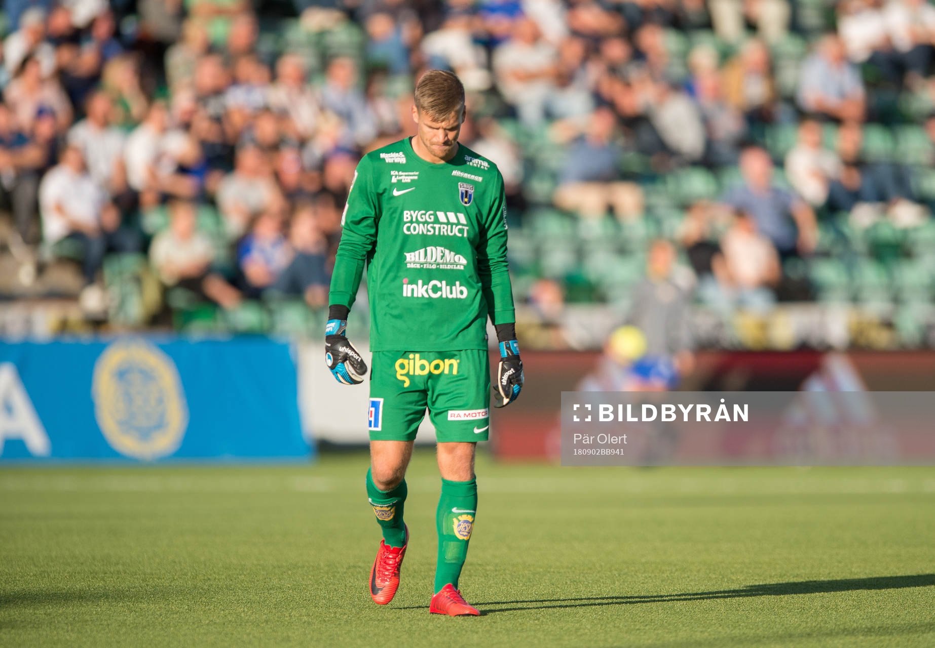 Sirius målvakt Lukas Jonsson deppar