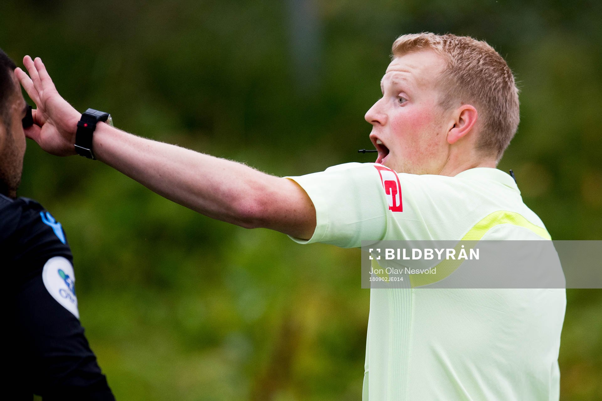 Eivind Bodding, referee, disallows a goal