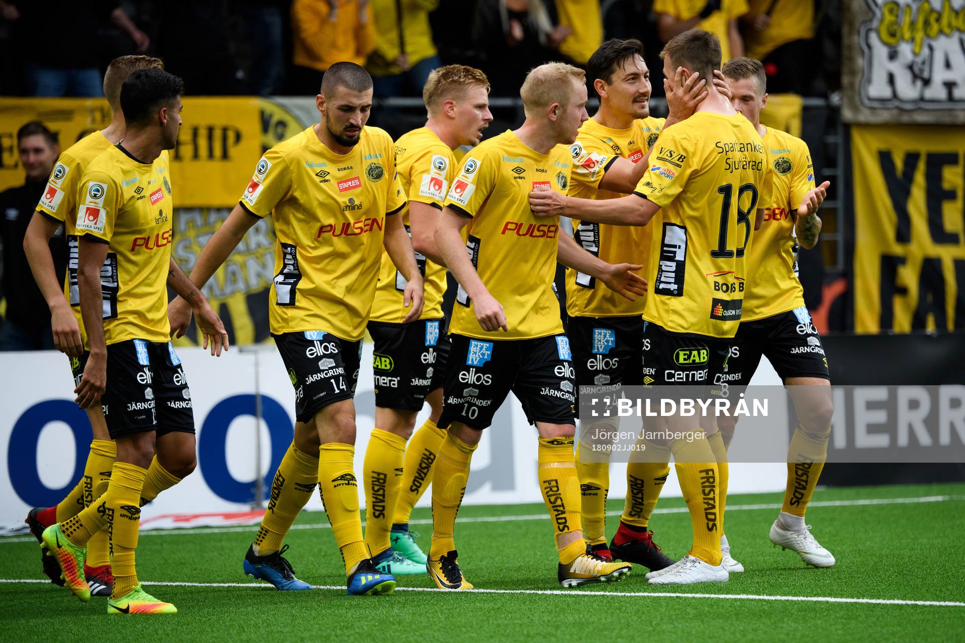 Elfsborgs spelare jublar efter att Simon Lundevall gjort 1-1 under fotbollsmatchen i Allsvenskan mellan Elfsborg och Kalmar den 2 september 2018 i Borås.