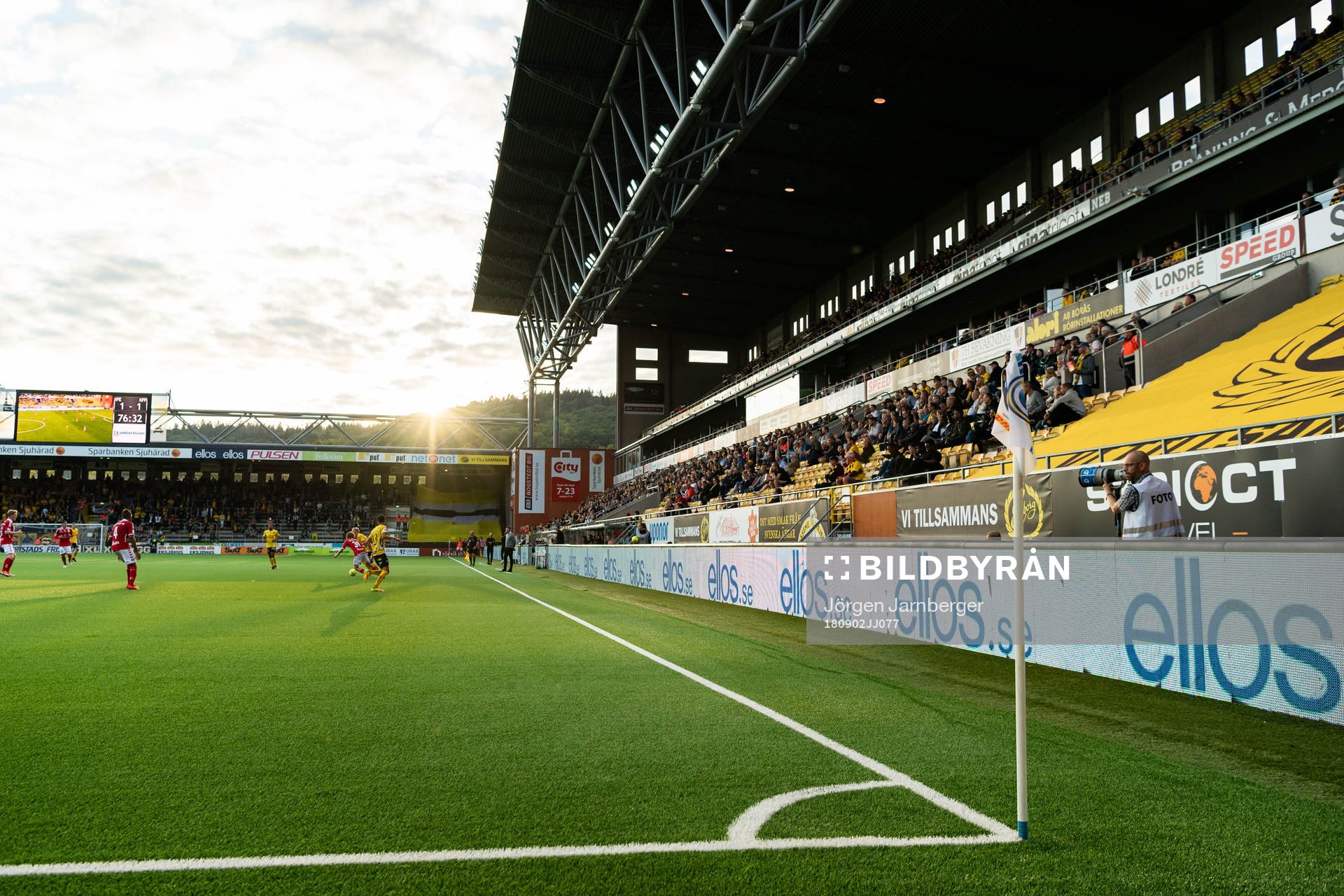 Solen går ner bakom Rya åsar