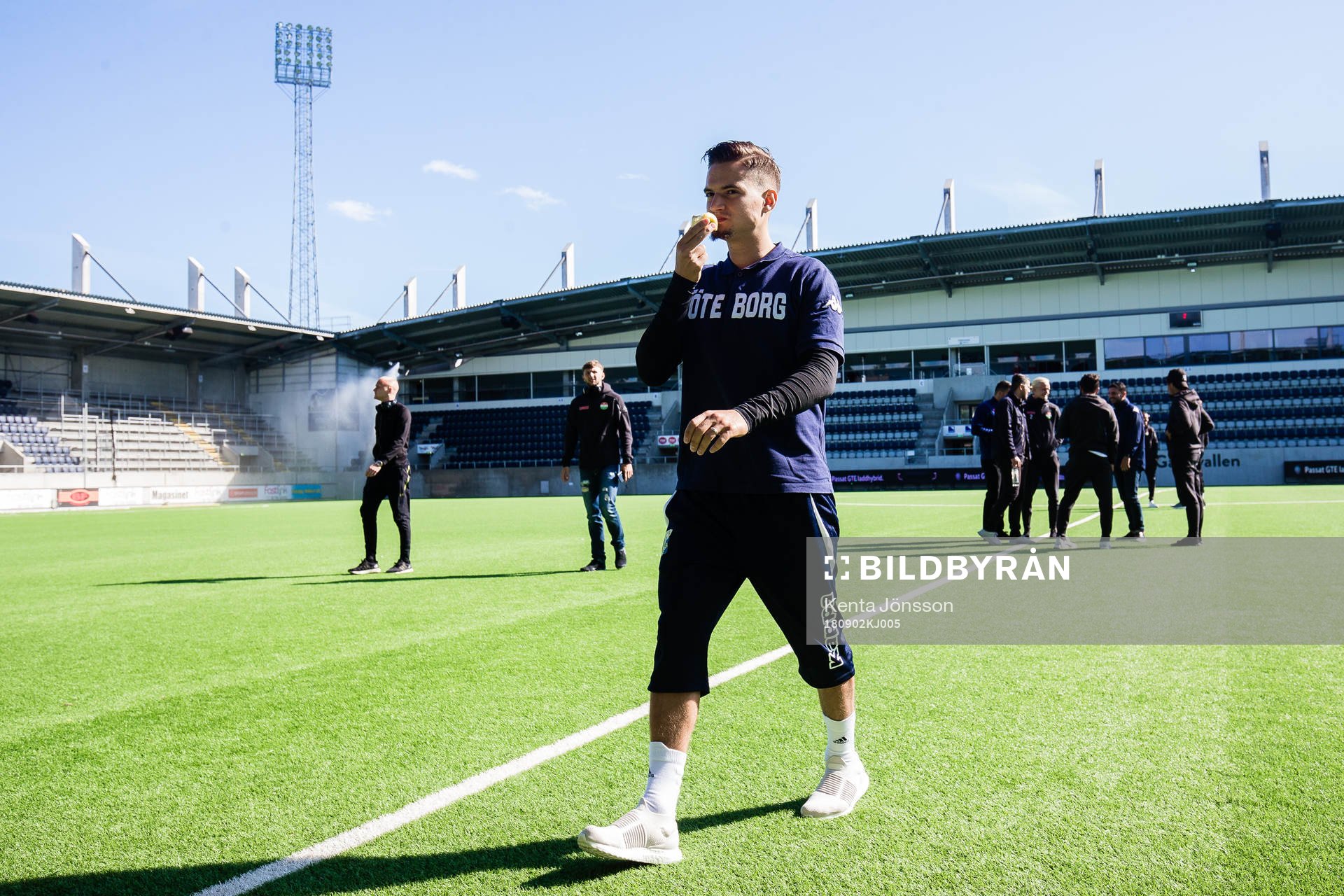 IFK Göteborgs Amin Affane innan fotbollsmatchen i