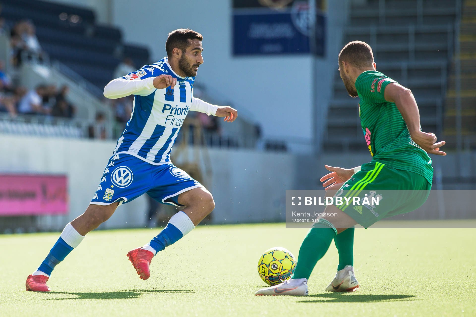 IFK Göteborgs Sargon Abraham och Dalkurds Malkolm Moenza