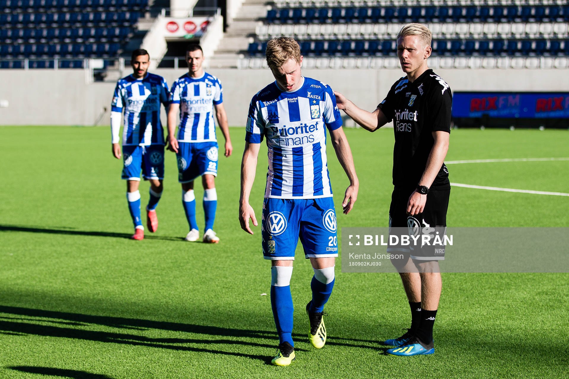 IFK Göteborgs Victor Wernersson deppar med lagkamrater