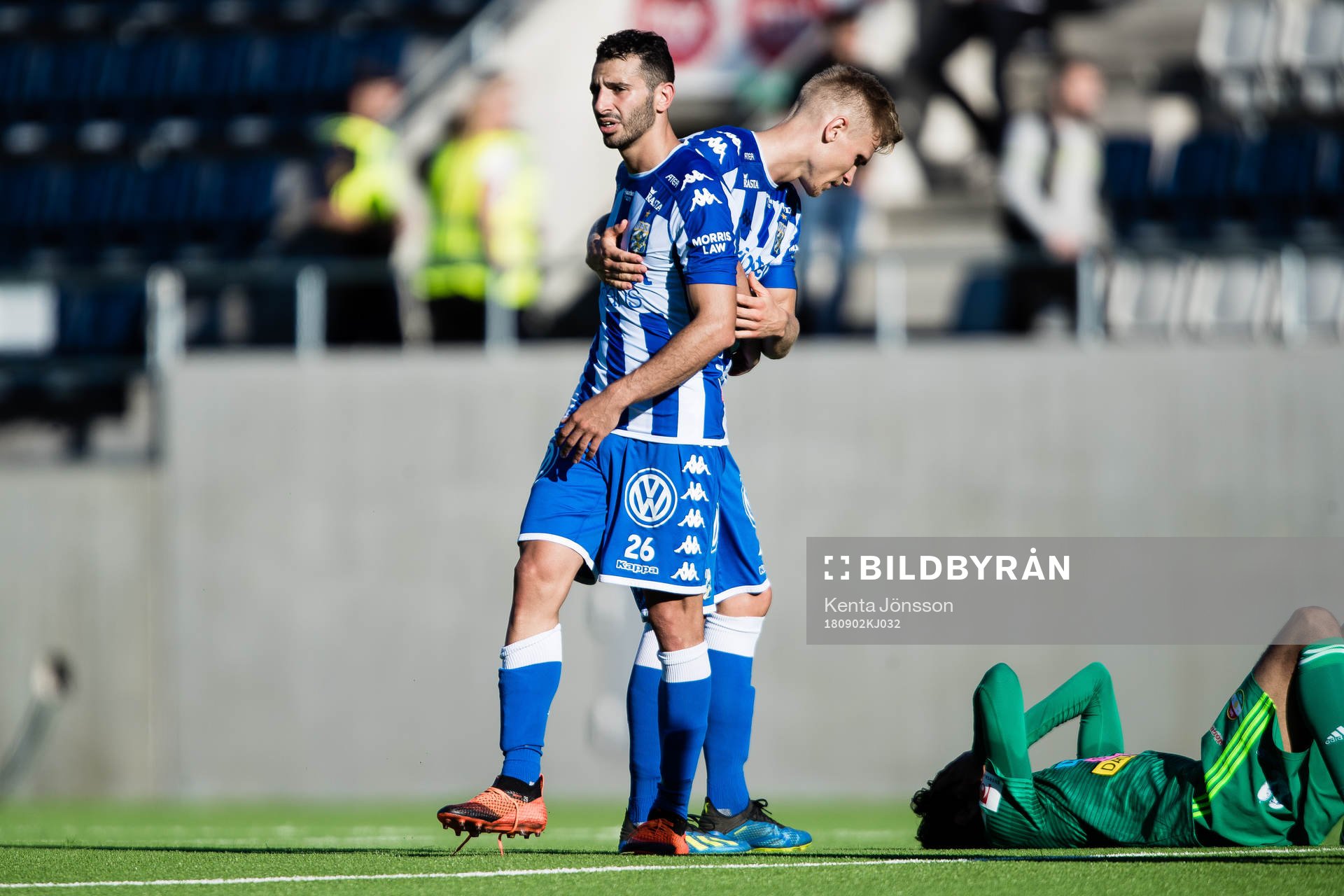 IFK Göteborgs André Calisir och Carl Starfelt tackar
