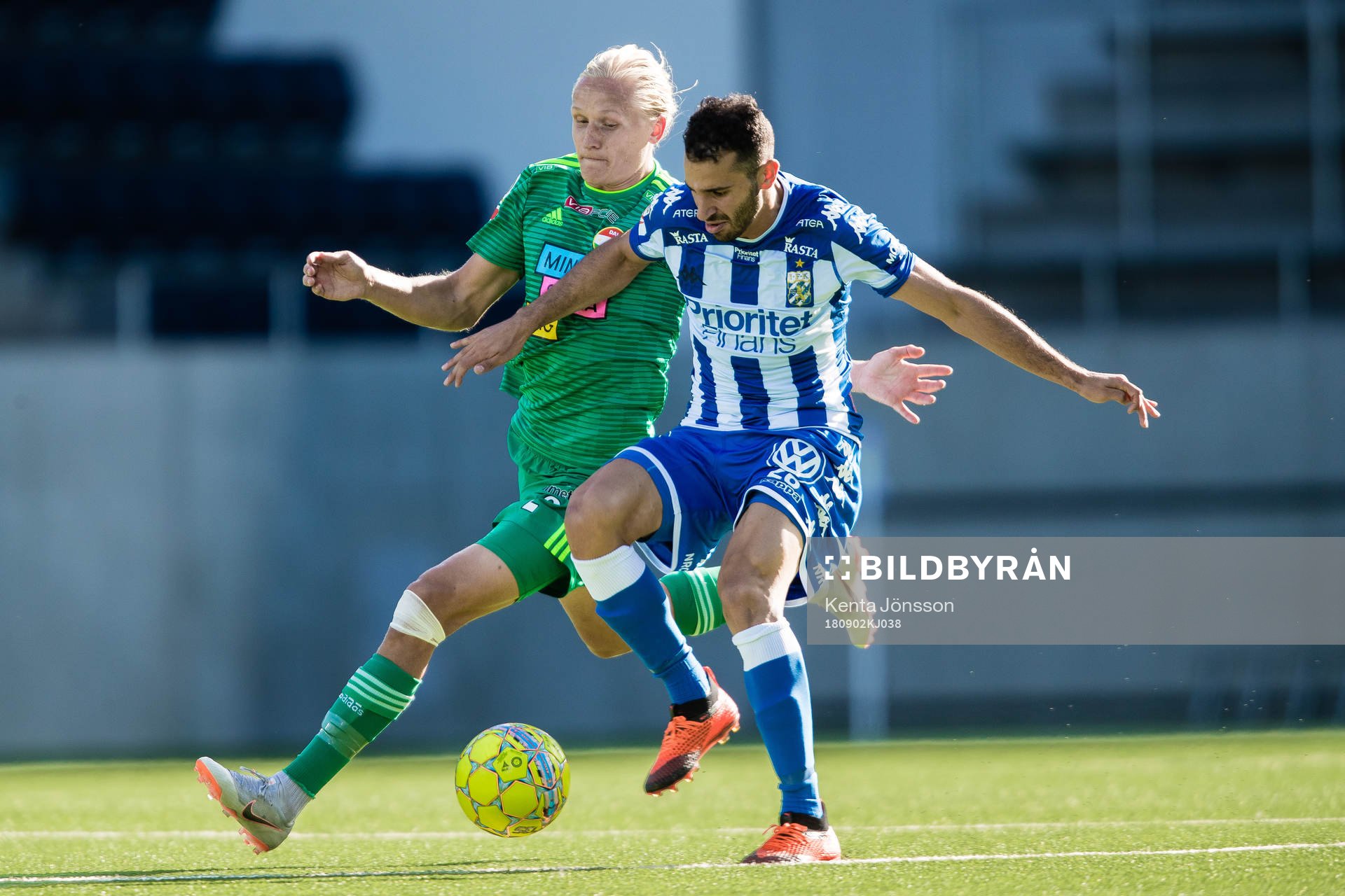 Dalkurds Henrik Löfkvist och IFK Göteborgs André Calisir