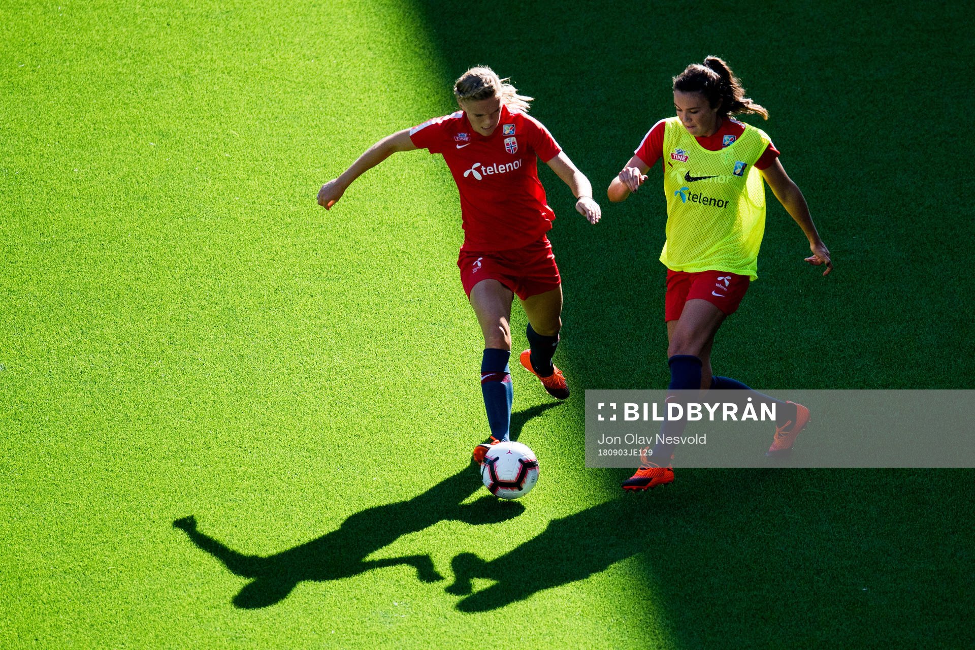 Kristine Bjørdal Leine and Ingrid Syrstad Engen of Norway