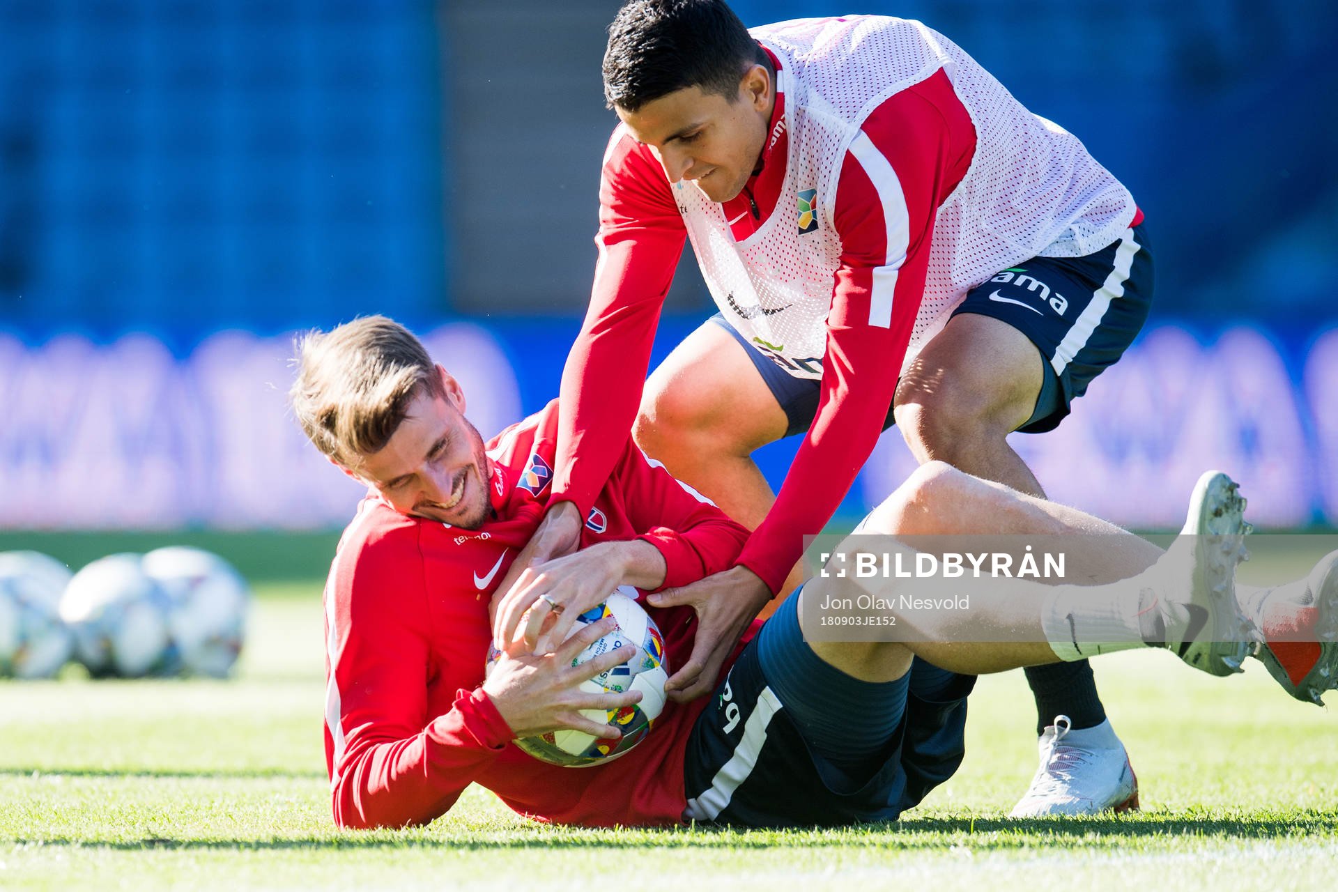 Håvard Nordtveit and Mohamed Elyounoussi of Norway