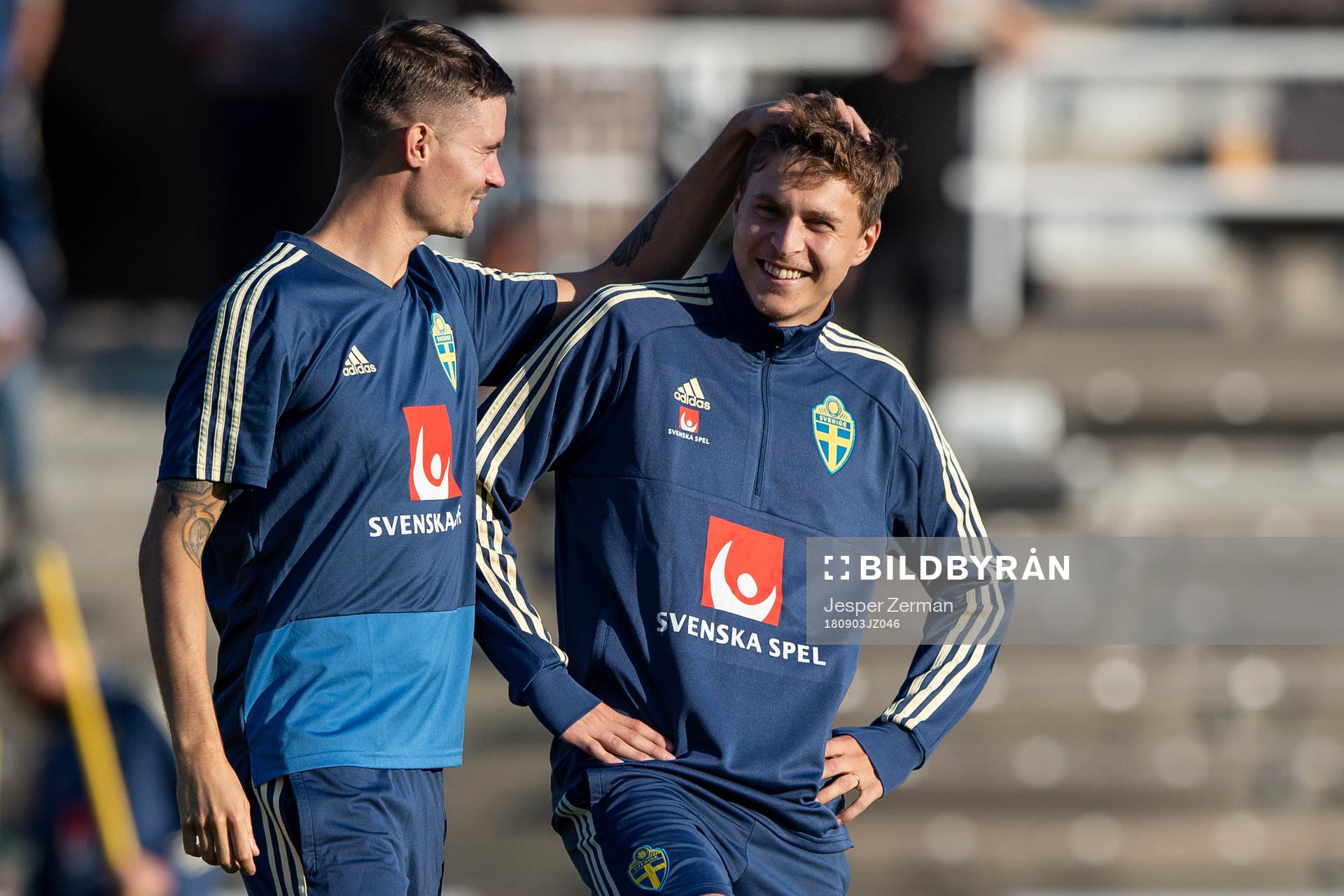 Sveriges Mikael Lustig (v) och Victor Nilsson Lindelöf (h)