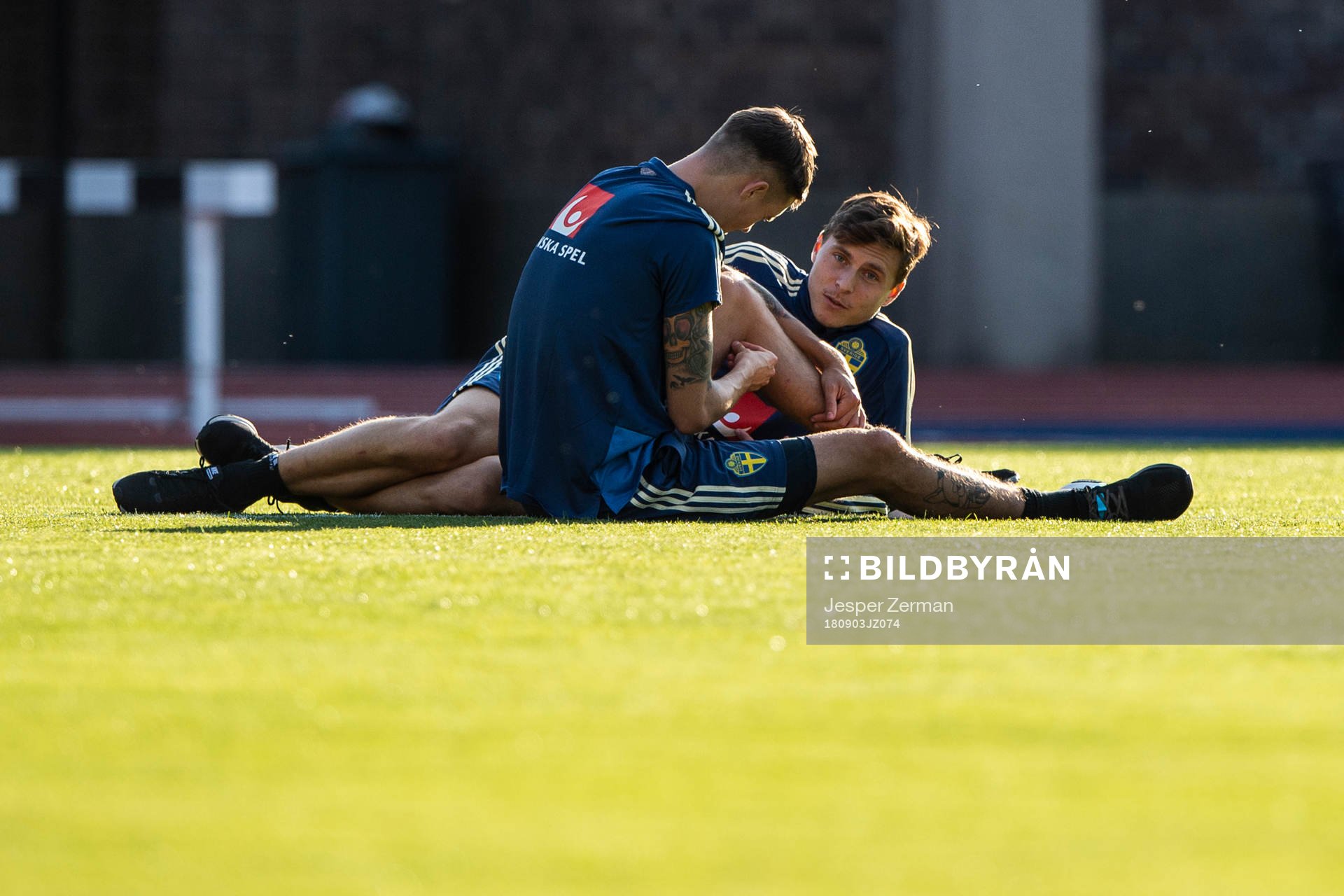 Sveriges Mikael Lustig (v) och Victor Nilsson Lindelöf (h)