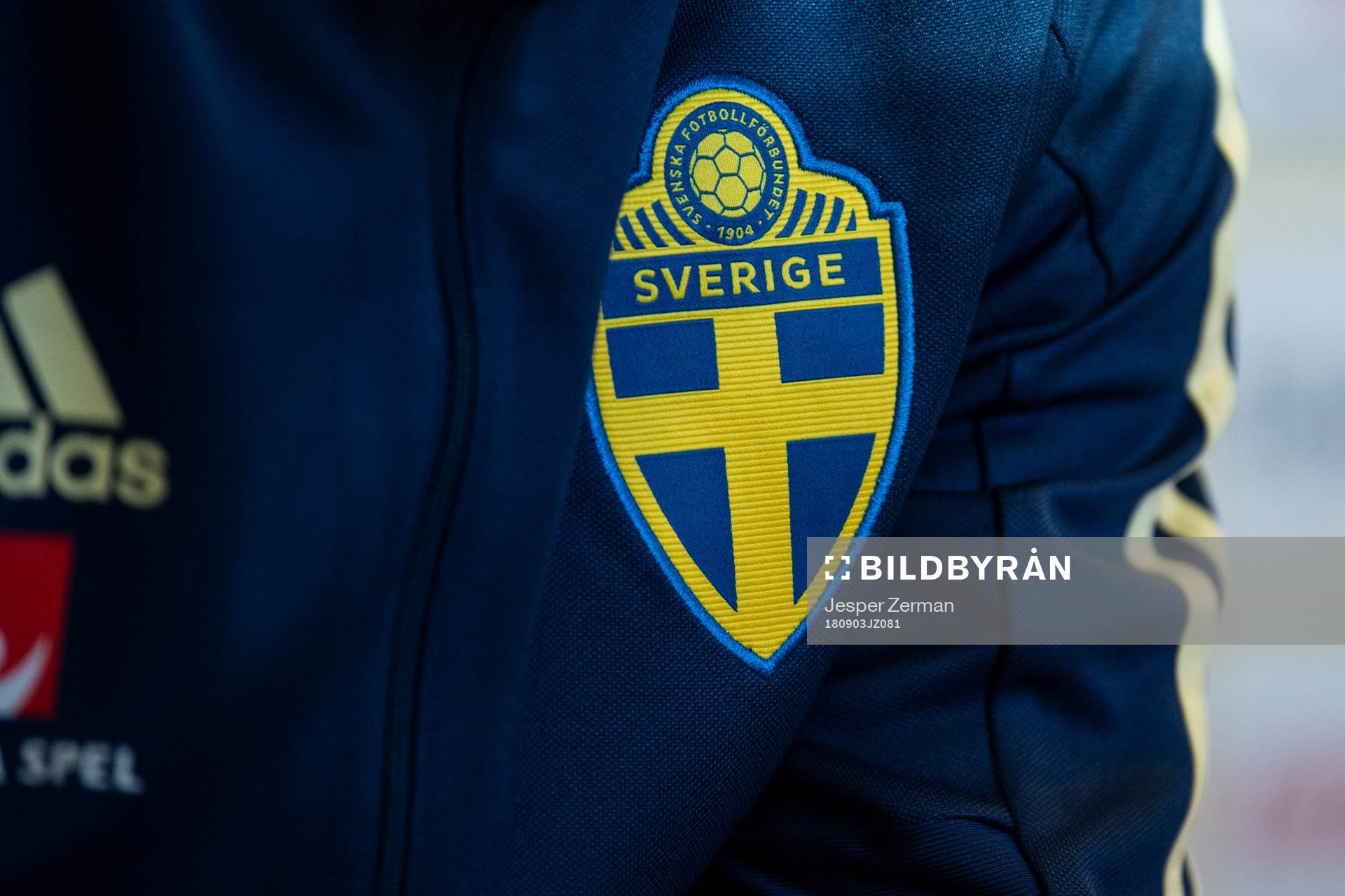 s logotyp på en tröja