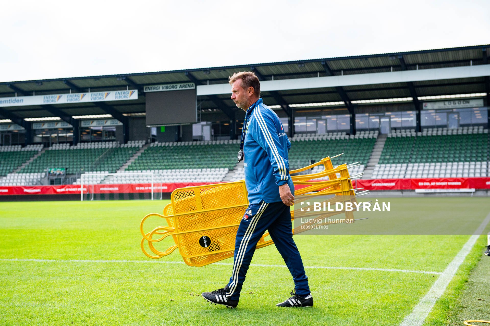 Förbundskapten Peter Gerhardsson under en träning med Sveriges damlandslag i fotboll inför VM-kval matchen mot Danmark den 3 augusti 2018 i Viborg.