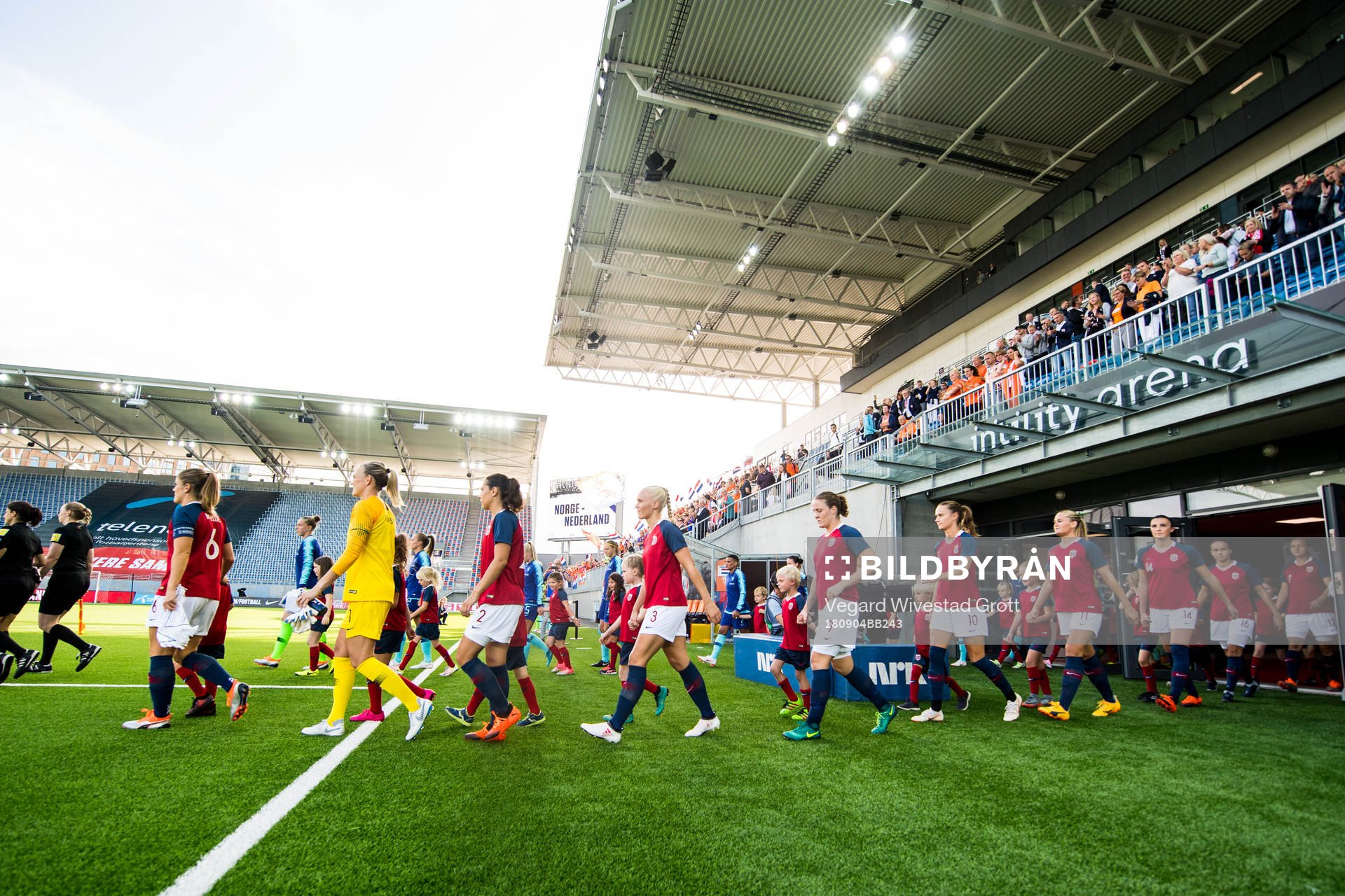 Maren Mjelde, goalkeeper Ingrid Hjelmseth, Ingrid Moe Wold,