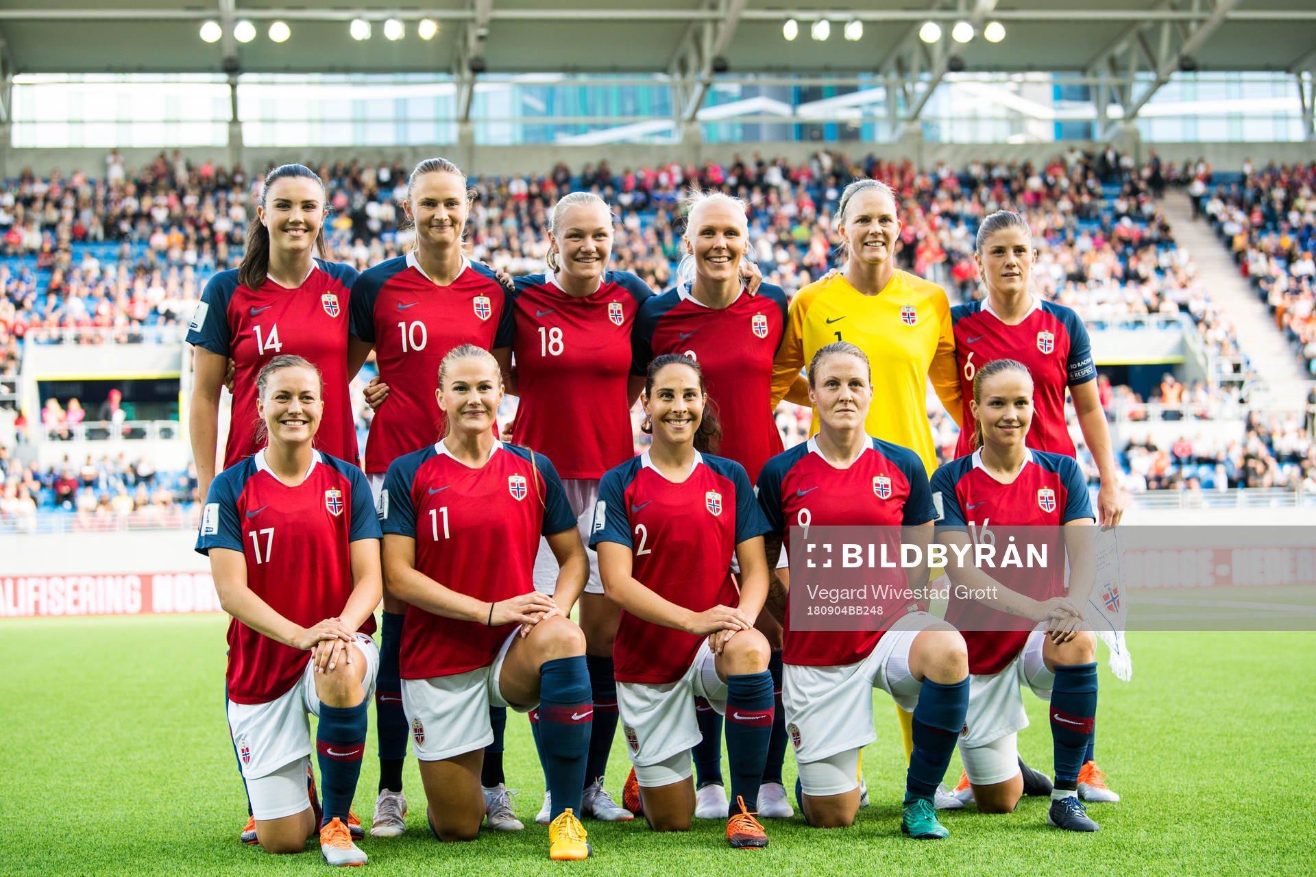 Ingrid Syrstad Engen, Caroline Graham Hansen, Frida Maanum,