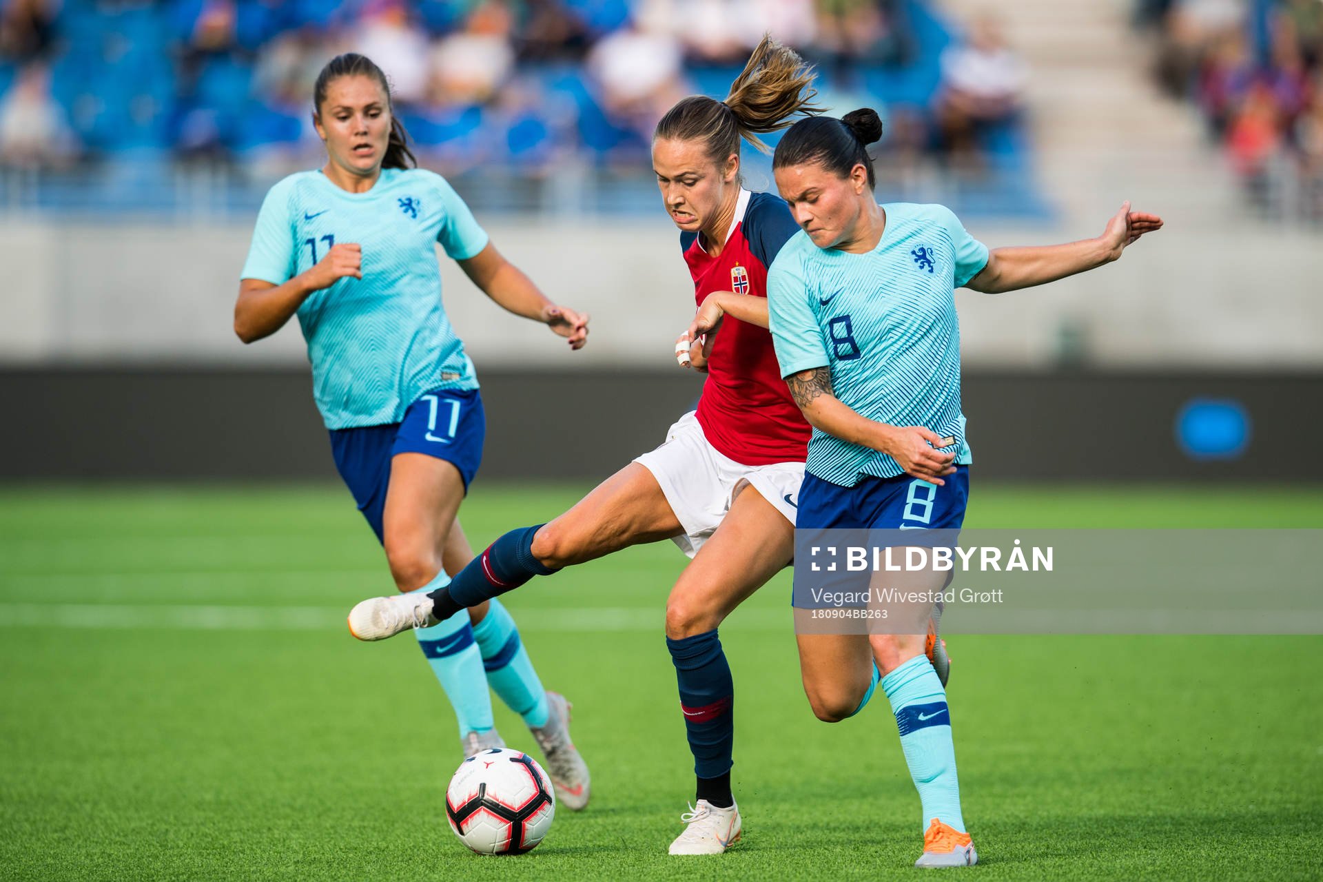 Caroline Graham Hansen of Norway in action with Lieke