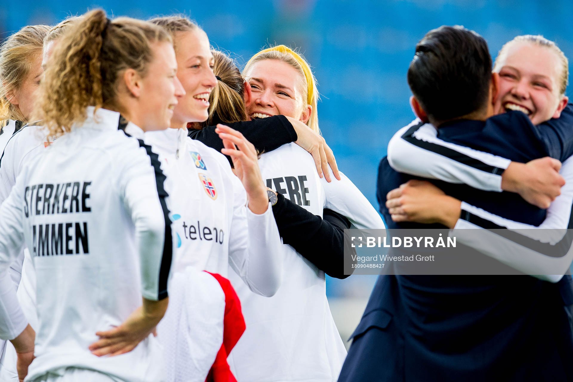 Ingvild Isaksen celebrates