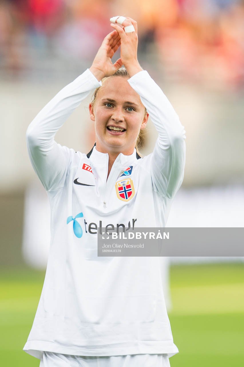 Caroline Graham Hansen of Norway celebrates
