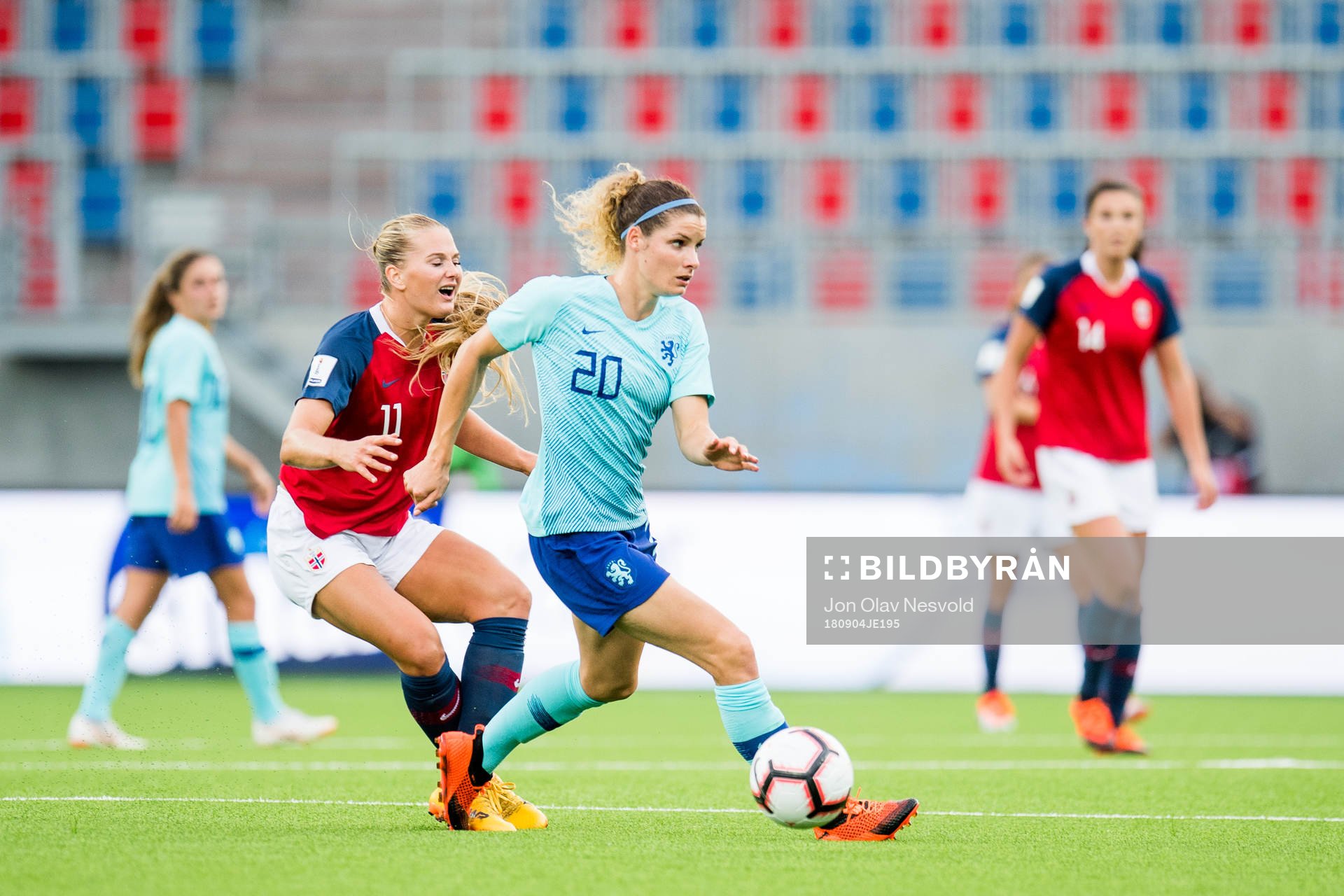 Lisa-Marie Karlseng Utland of Norway and Dominique Johanna