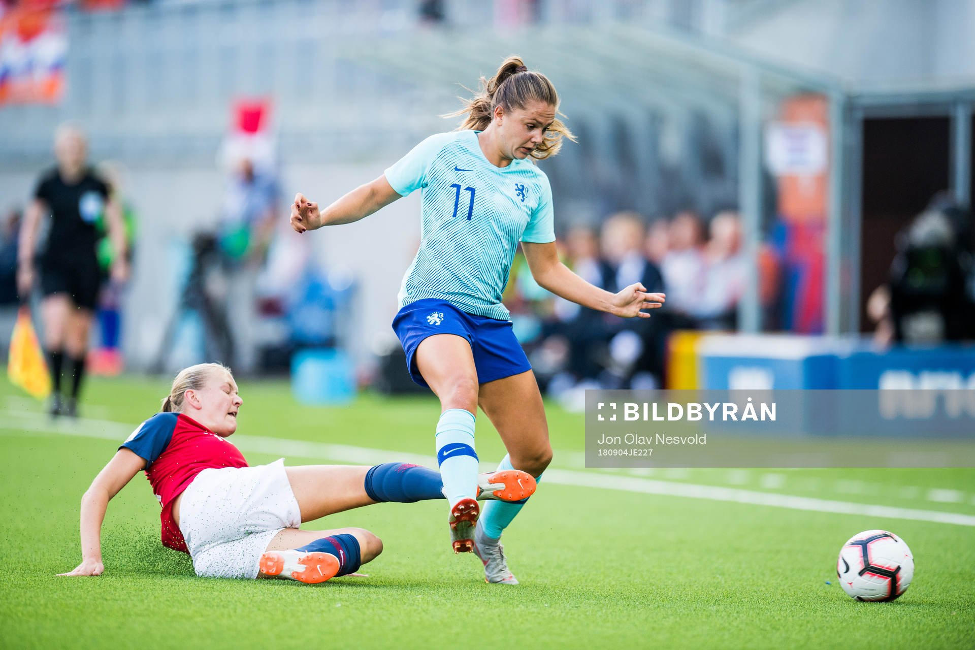 Frida Maanum of Norway and Lieke Martens of Netherlands