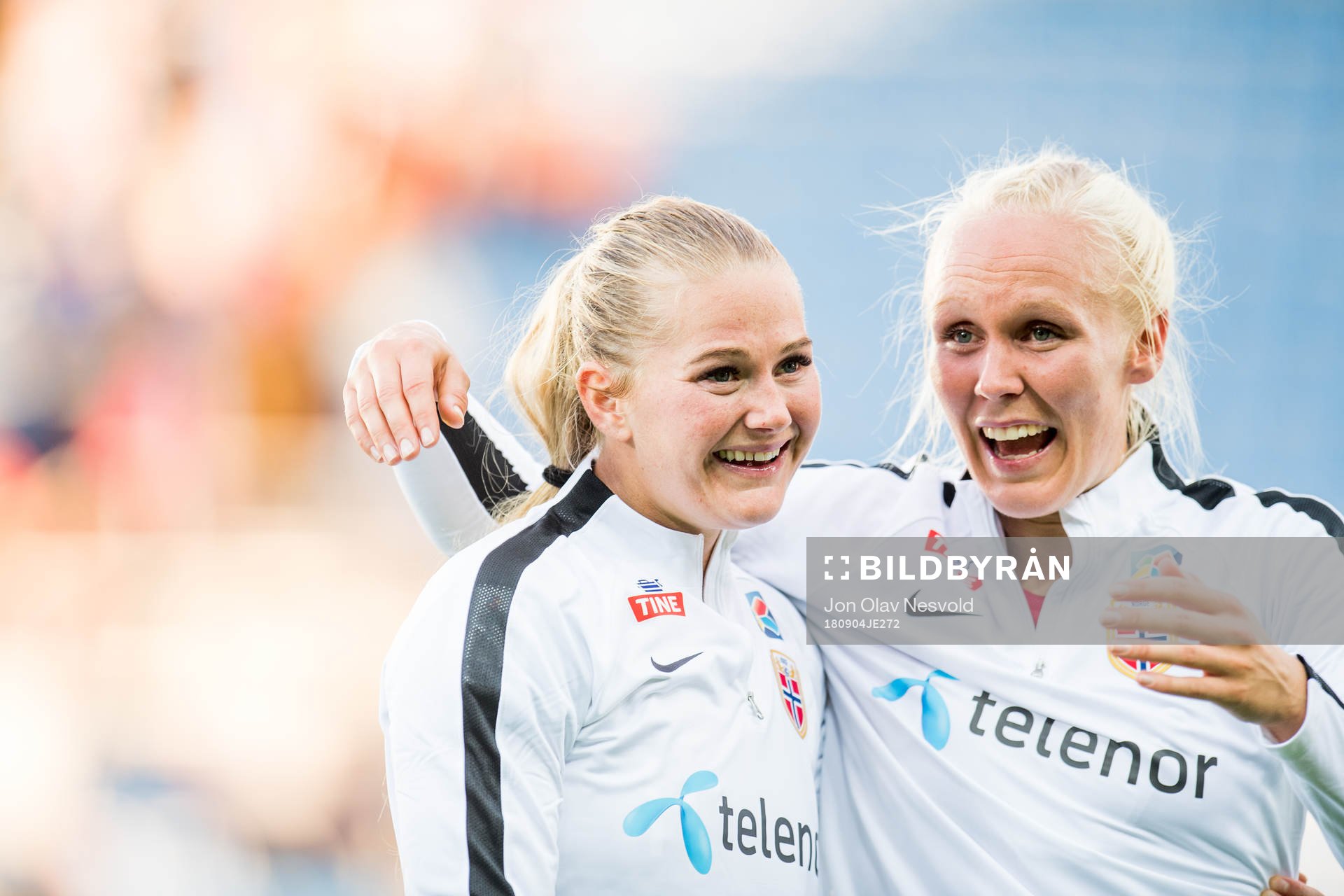 Frida Maanum and Maria Thorisdottir of Norway celebrate