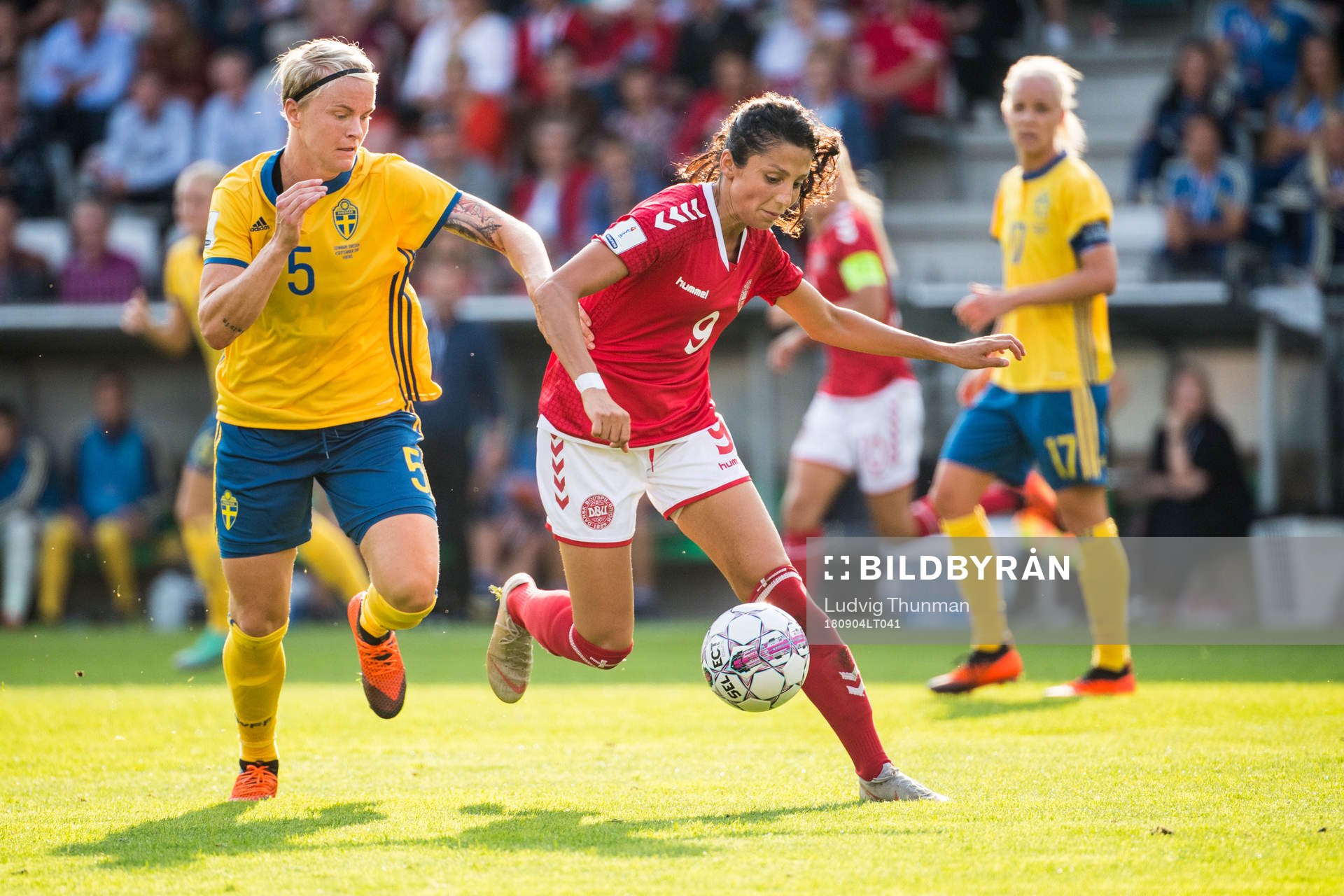 Sveriges Nilla Fischer och Danmarks Nadia Nadim