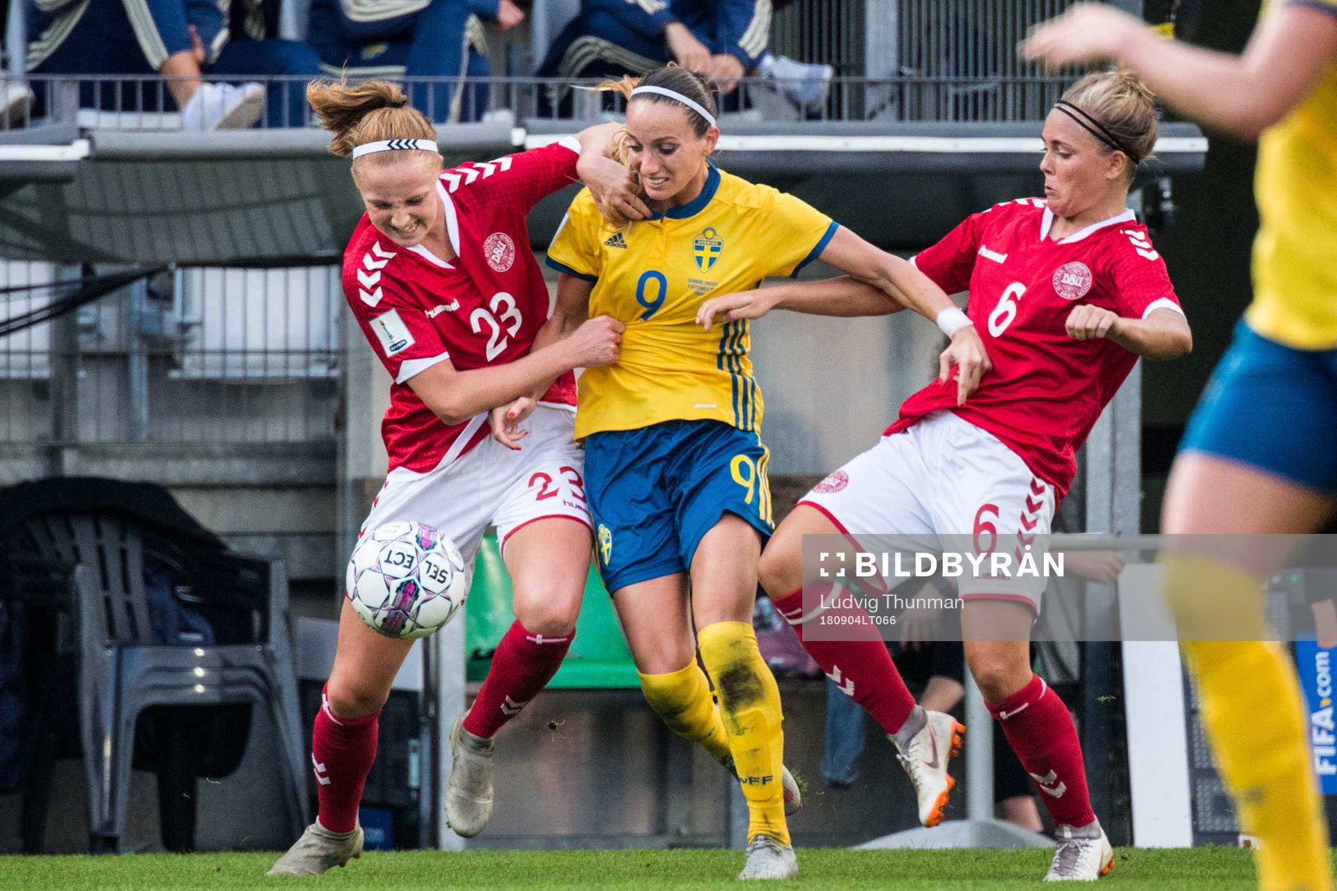 Sveriges Kosovare Asllani