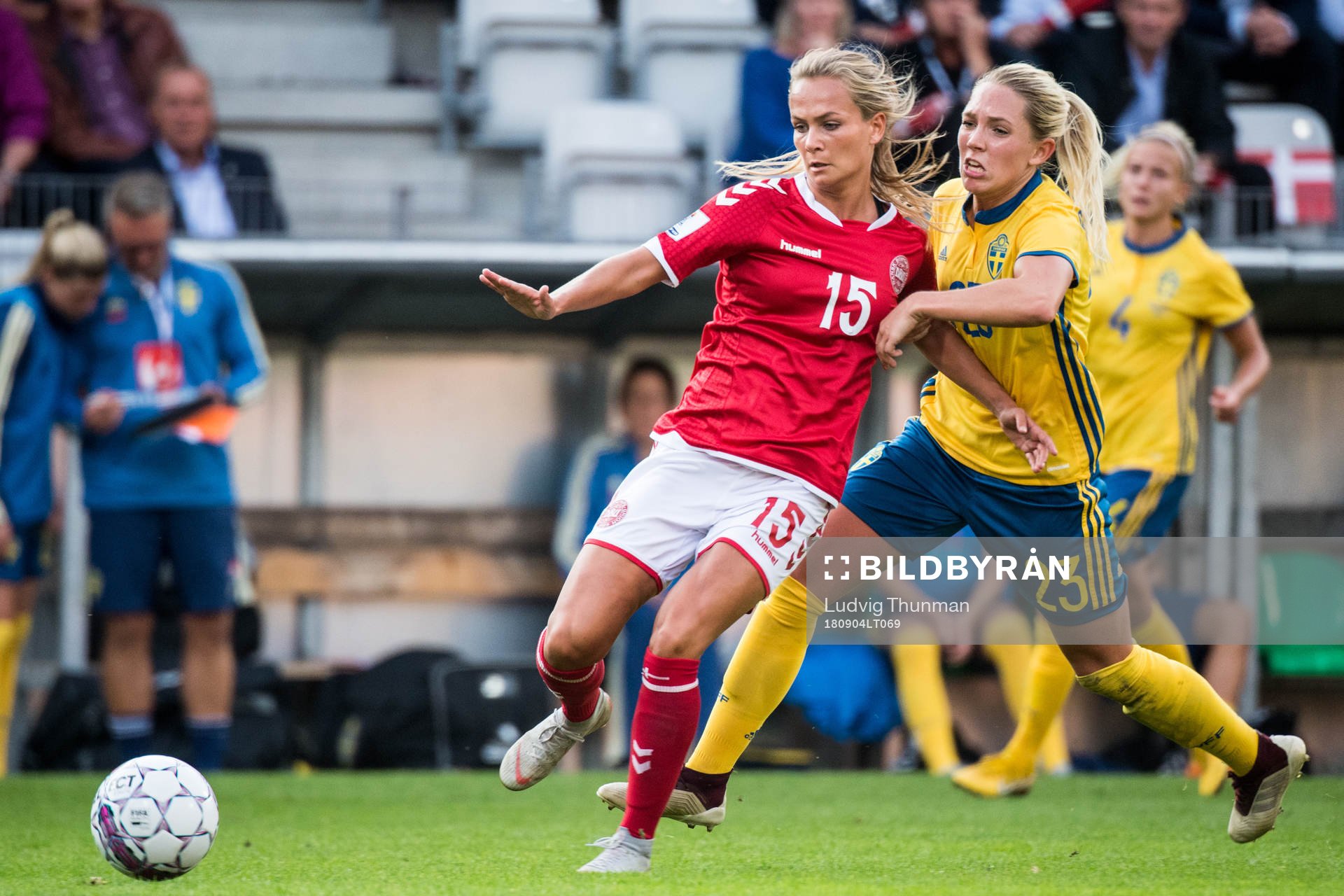 Danmarks Frederikke Thøgersen och Sveriges Elin Rubensson