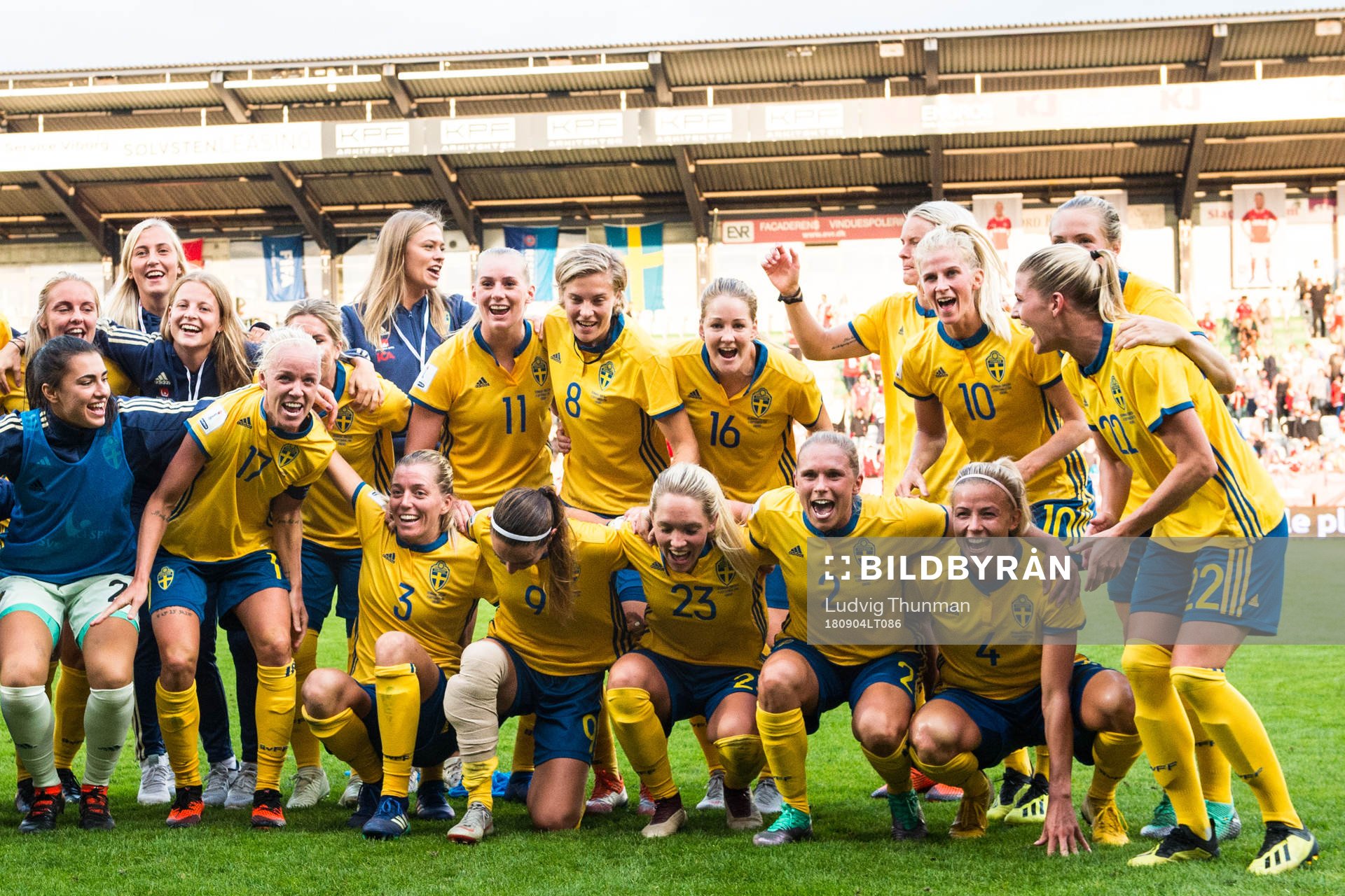 Sveriges spelare jublar