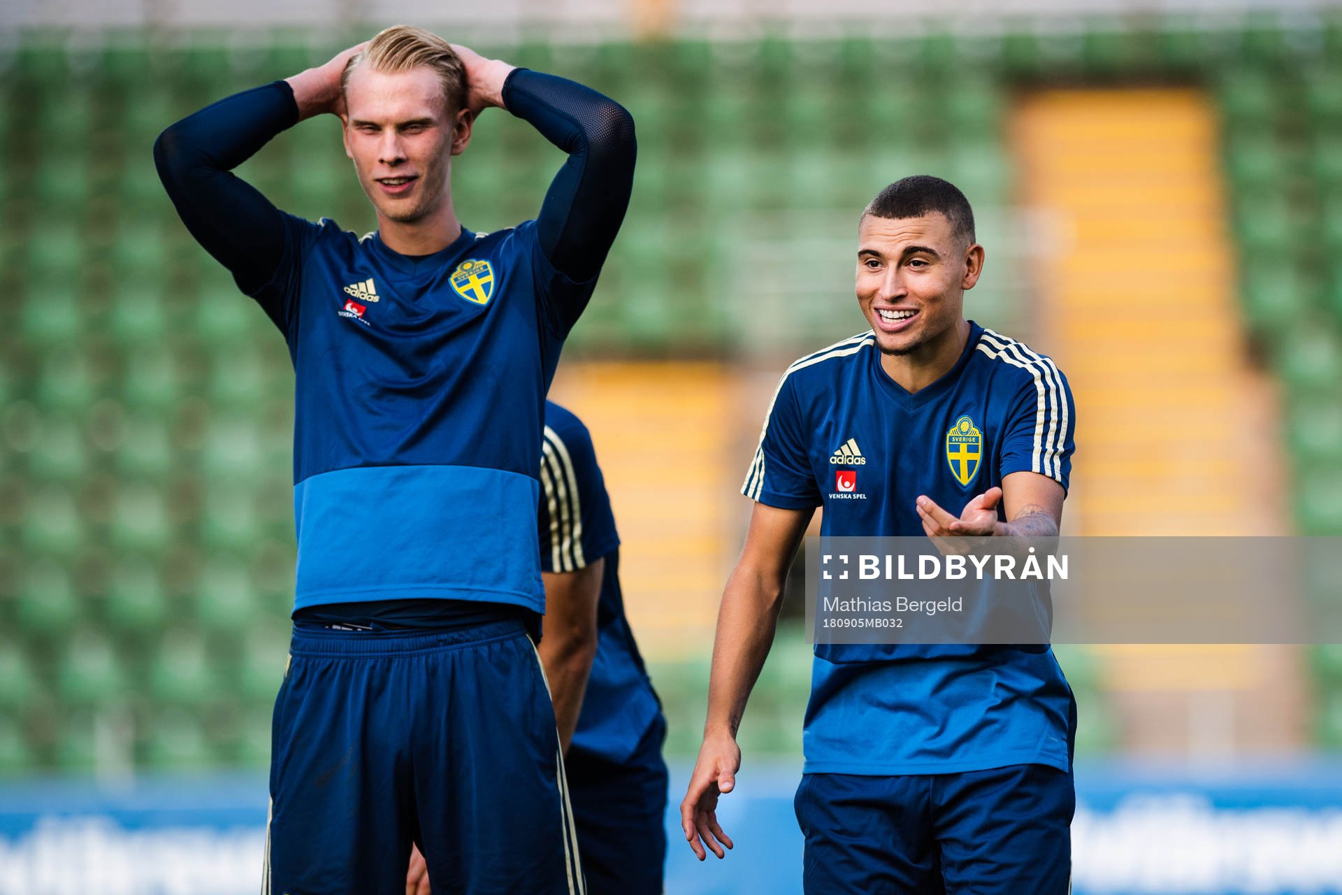 Målvakt Pontus Dahlberg och Jordan Larsson