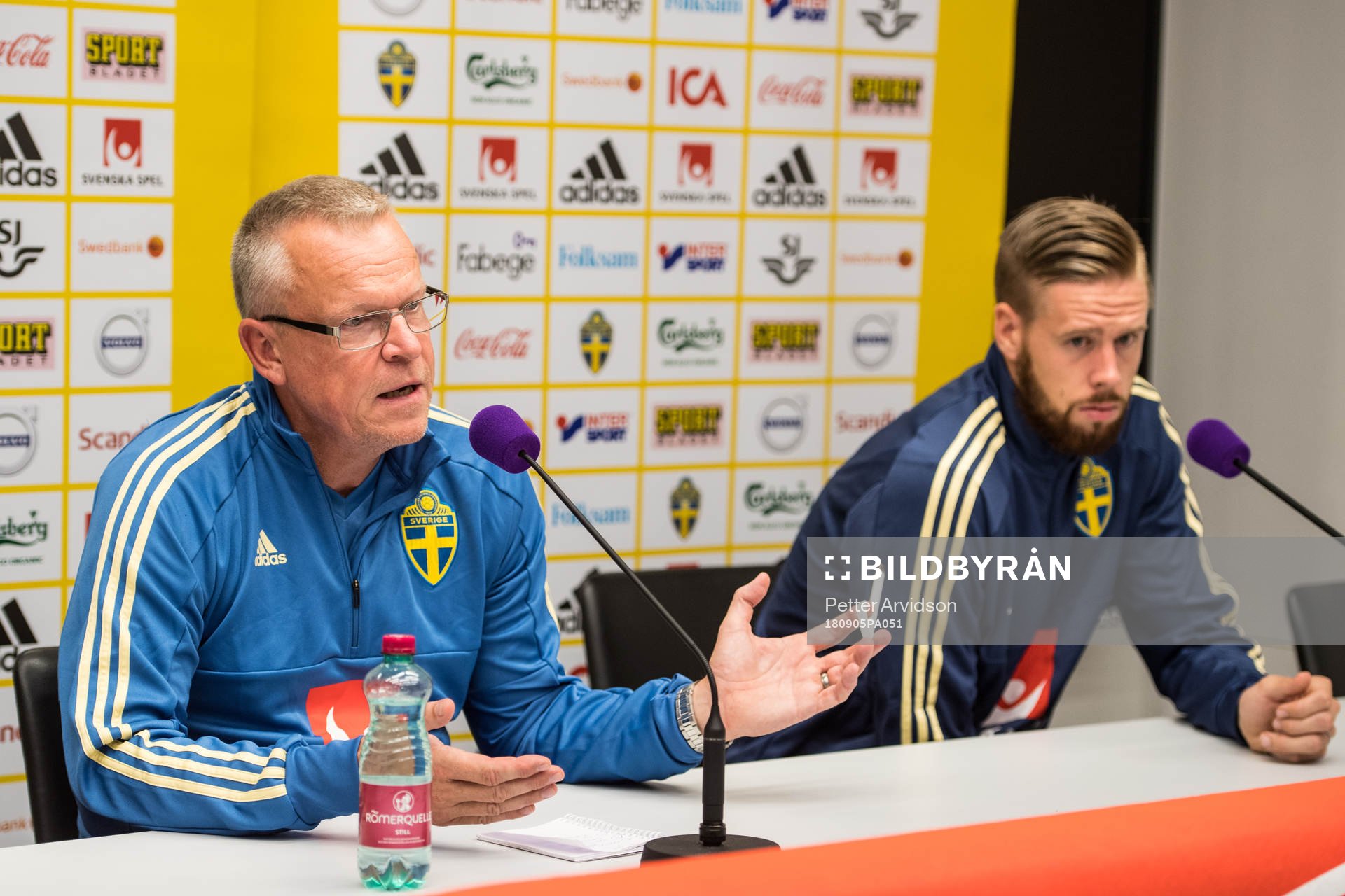 Head coach Janne Andersson and Pontus Jansson of the
