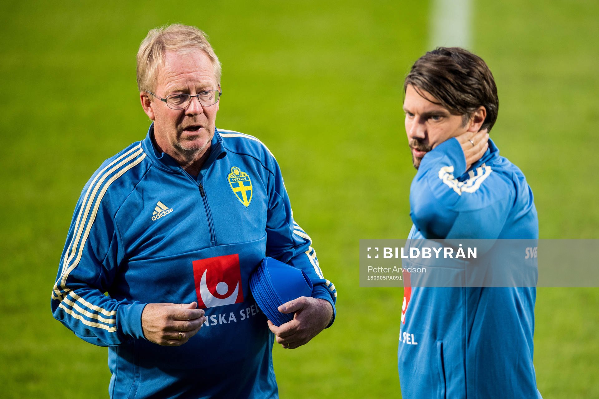 Scout Lars Jacobsson and psychological counselor Daniel Ekvall of the Swedish national football team at a practice session on 5 September 2018 in Wien.