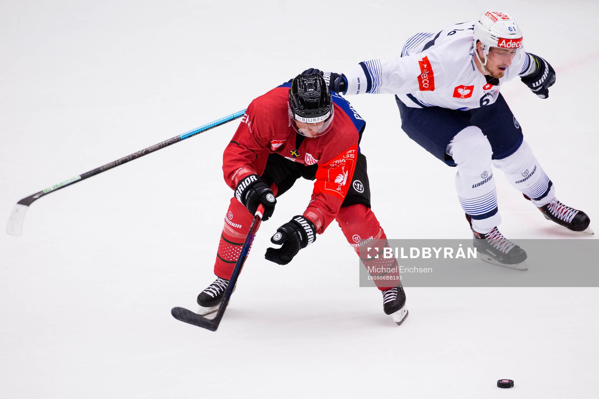 Fabrice Herzog of Zürich and Chay Genoway of Frölunda