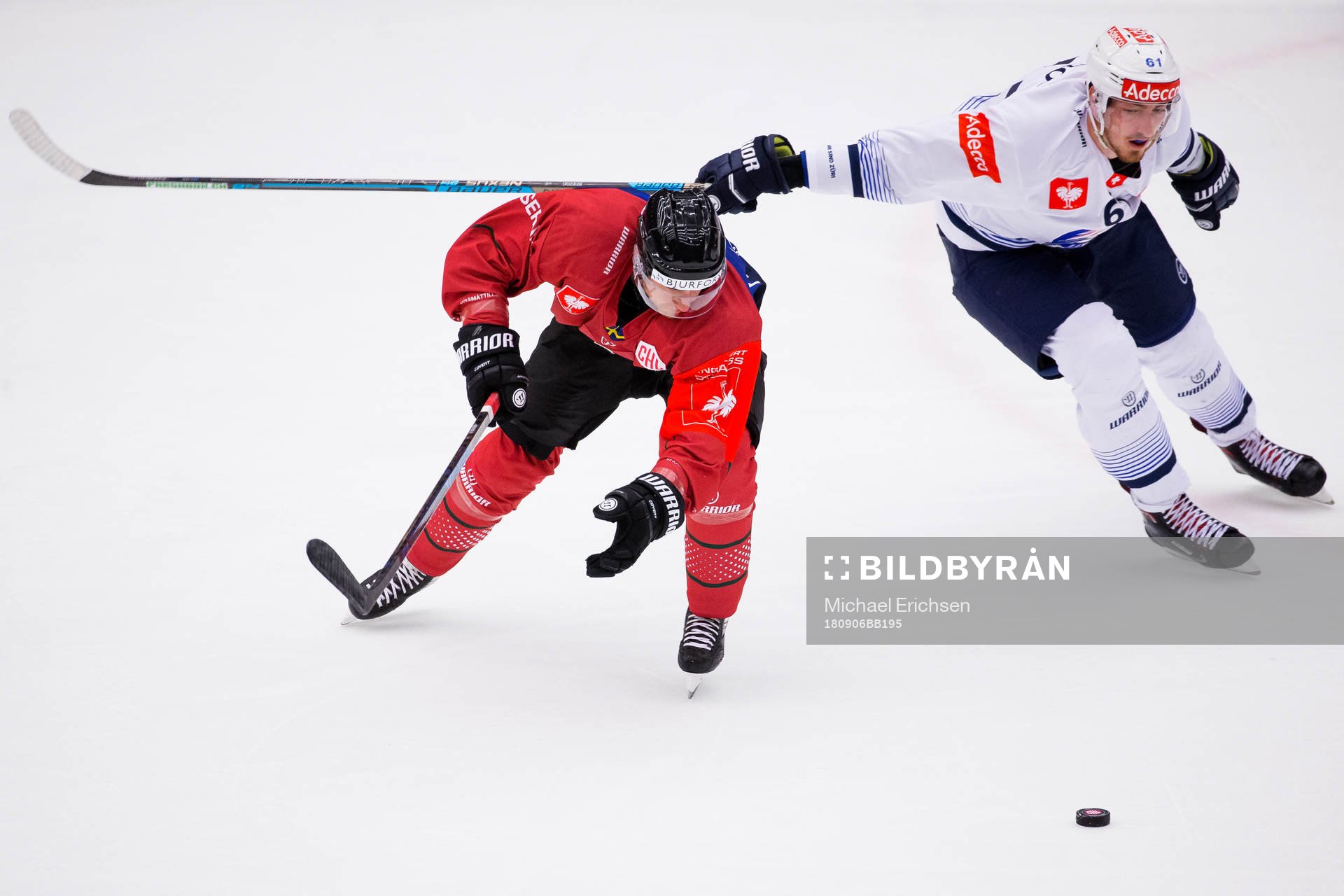 Fabrice Herzog of Zürich and Chay Genoway of Frölunda
