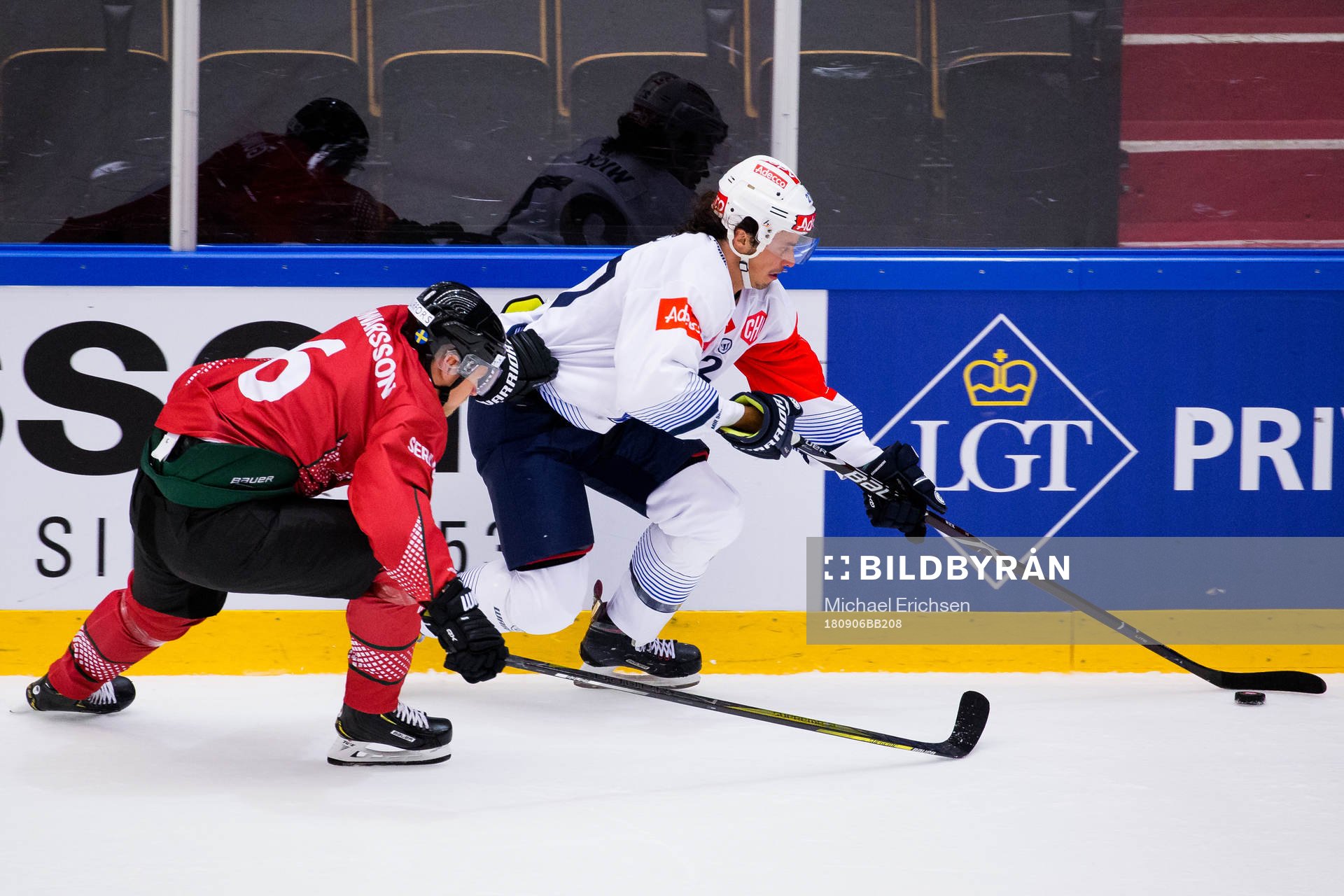 Kristoffer Gunnarsson of Frölunda and Dave Sutter of