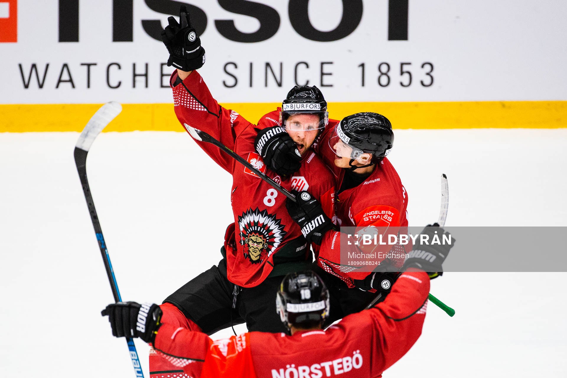 Viktor Ekbom celebrates with Joel Mustonen
